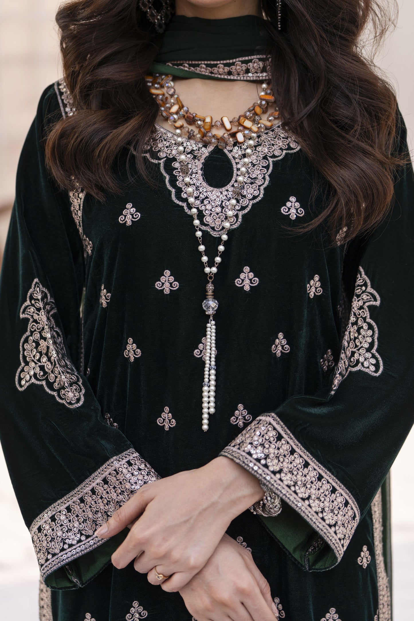 Makhmal by Gul Warun Bottle Green 3pc Velvet Embroidered Suit MBG5