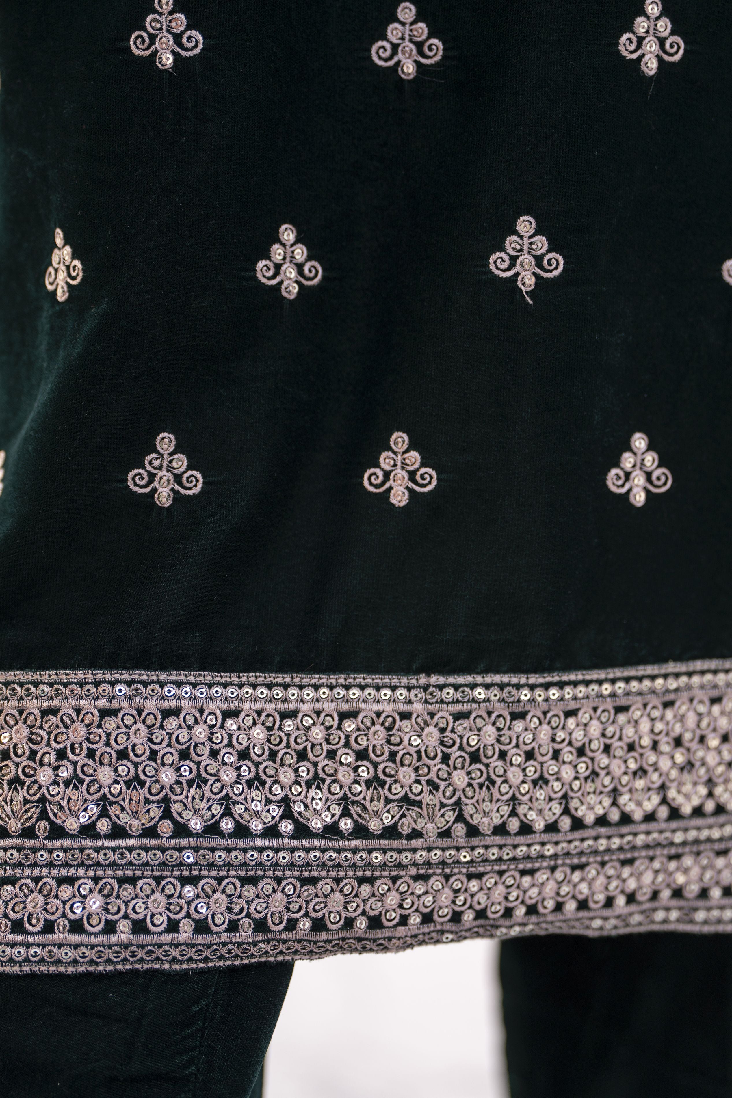 Makhmal by Gul Warun Bottle Green 3pc Velvet Embroidered Suit MBG5