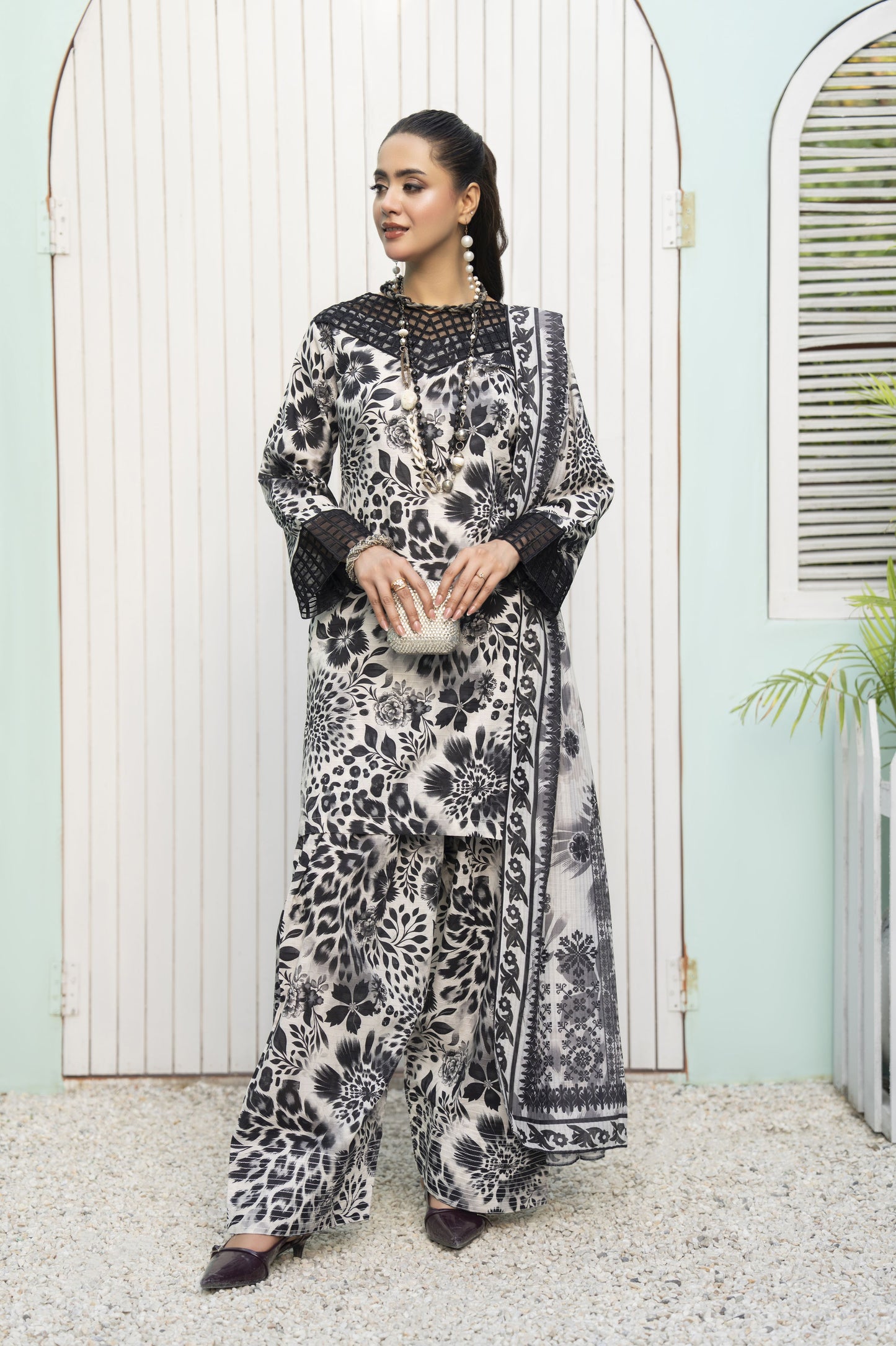 ZAIWA LAWN 3PC READY TO WEAR FARSHI SHALWAR SUIT ZWL25