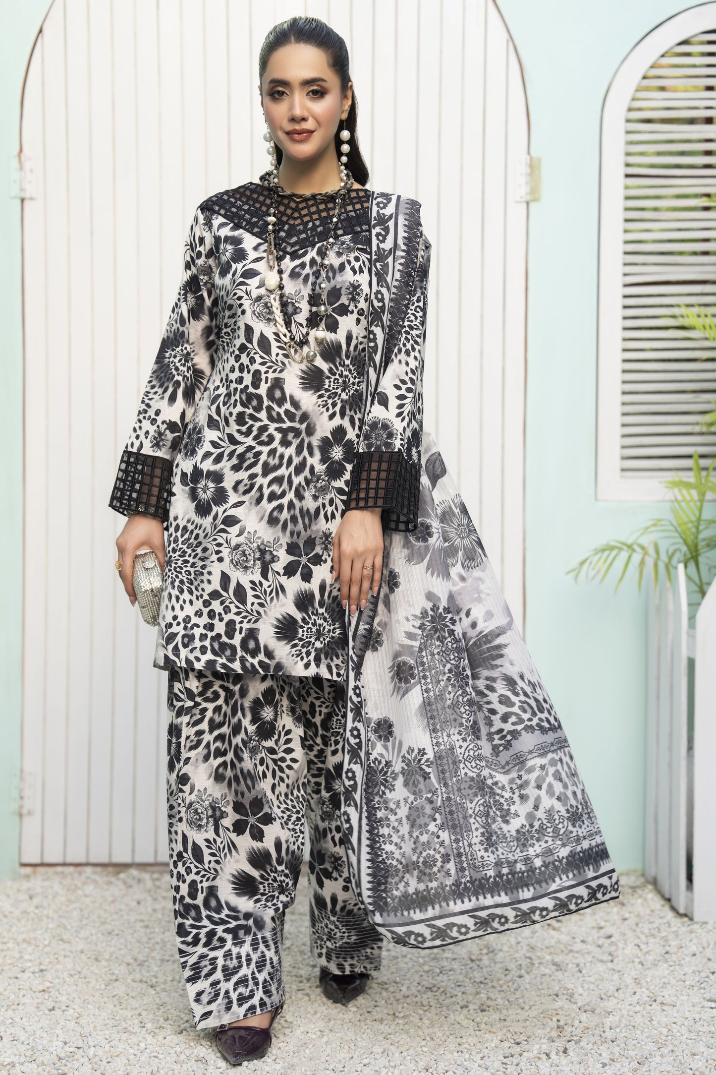 ZAIWA LAWN 3PC READY TO WEAR FARSHI SHALWAR SUIT ZWL25