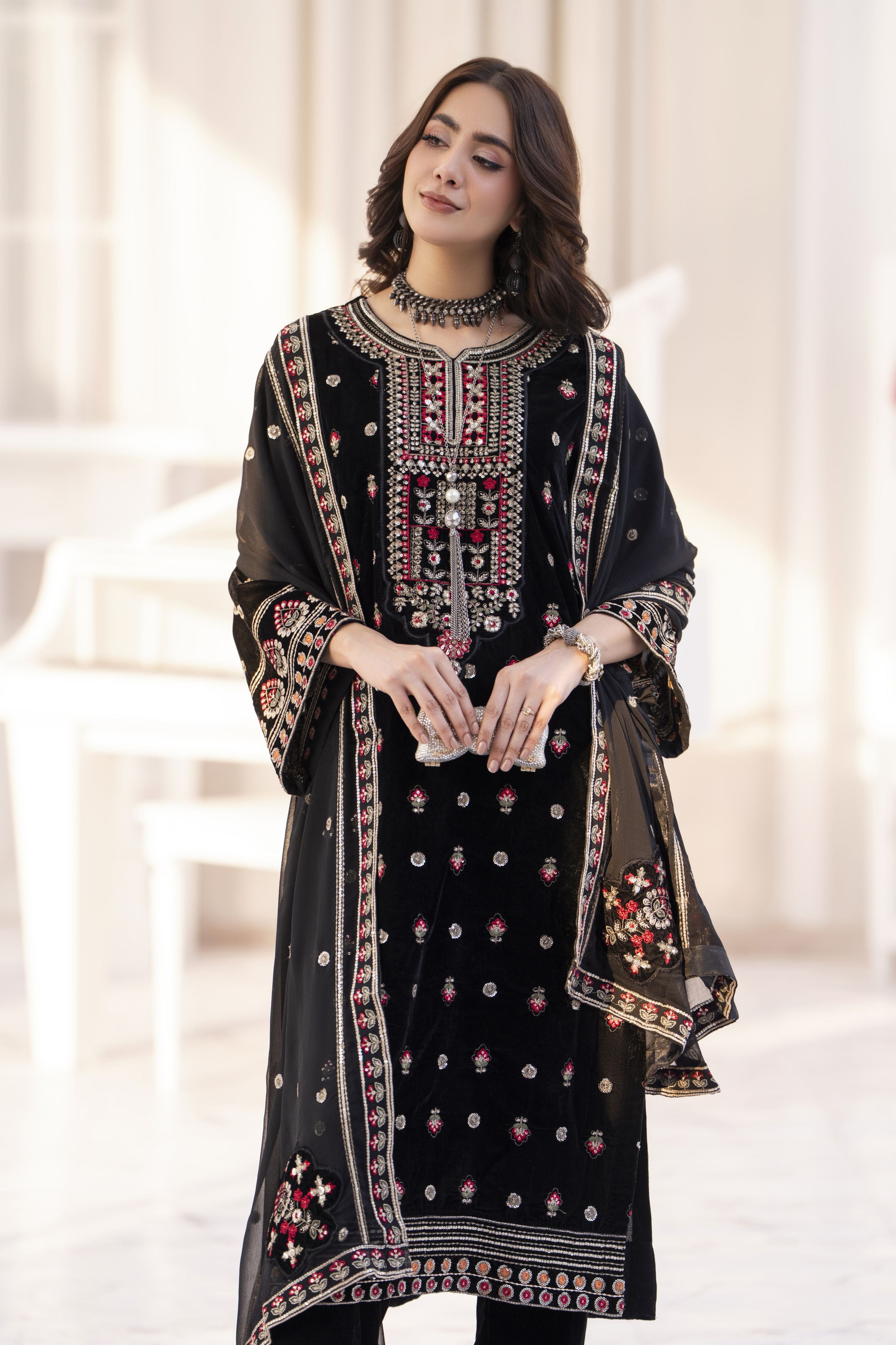 Makhmal by Gul Warun Black 3pc Velvet Embroidered Suit MBG1