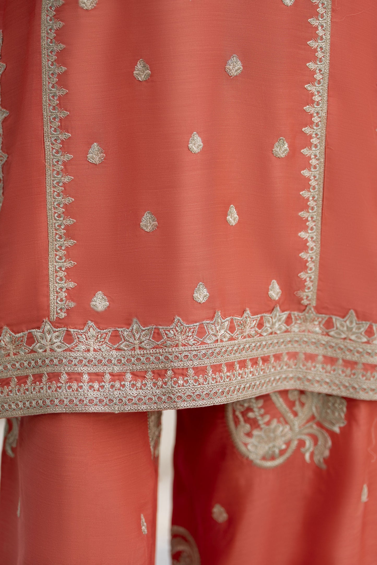 Glow by Hemline – Embroidered Viscose Ready-to-Wear 2PC Suit Glow3