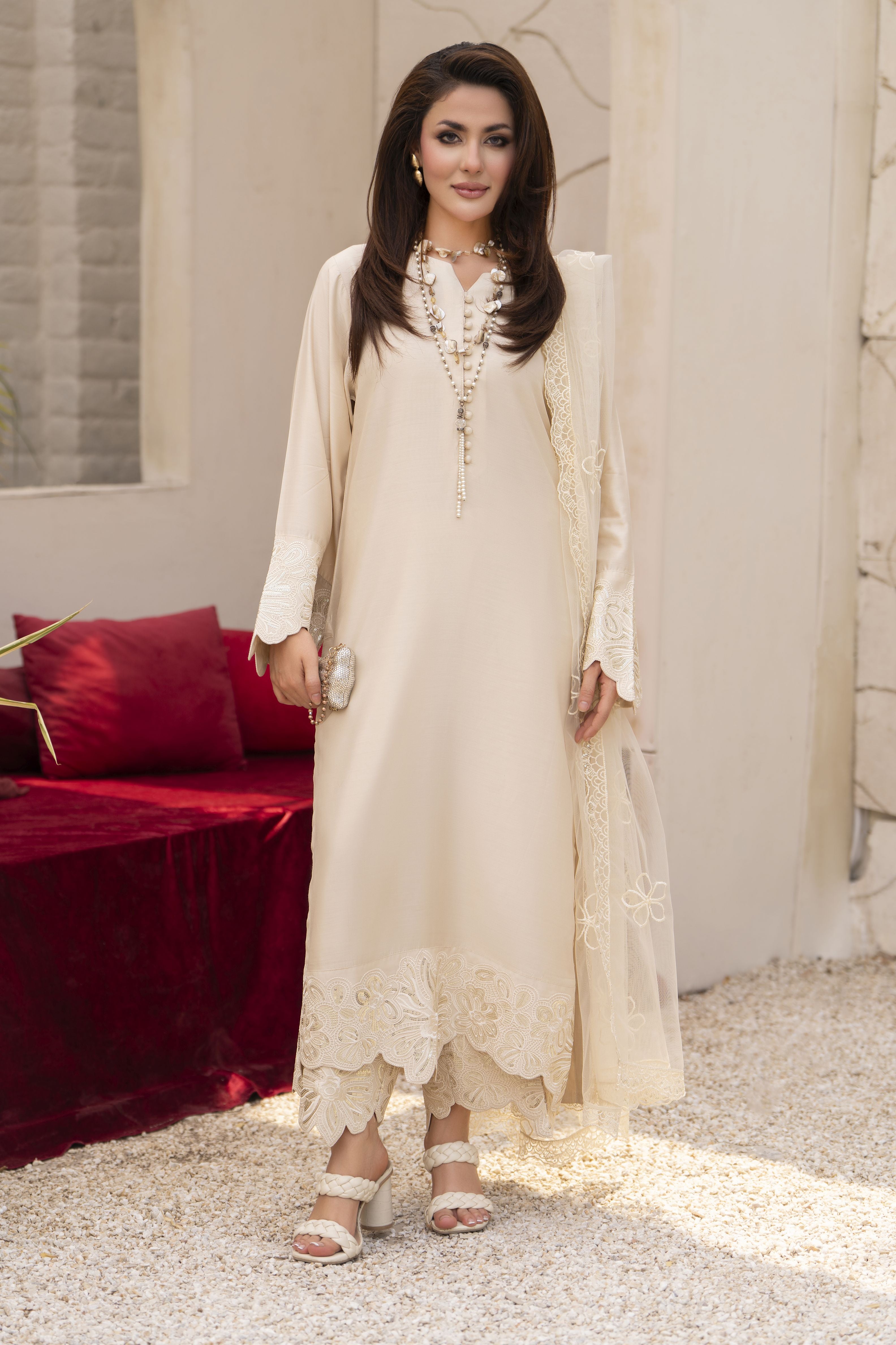 Zareen by Gul Warun 3pc Viscose Embroidered Suit – ZGW3