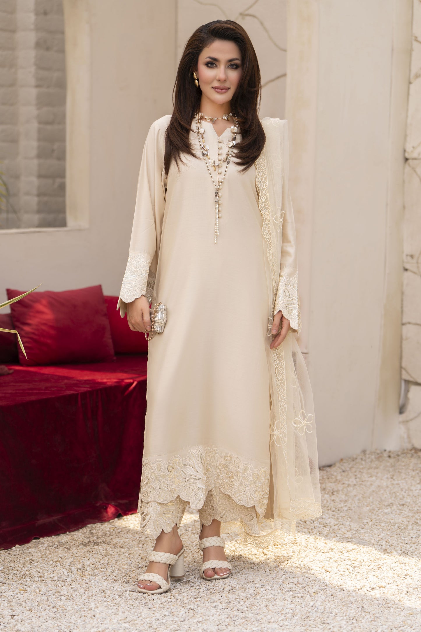 Zareen by Gul Warun 3pc Viscose Embroidered Suit – ZGW3