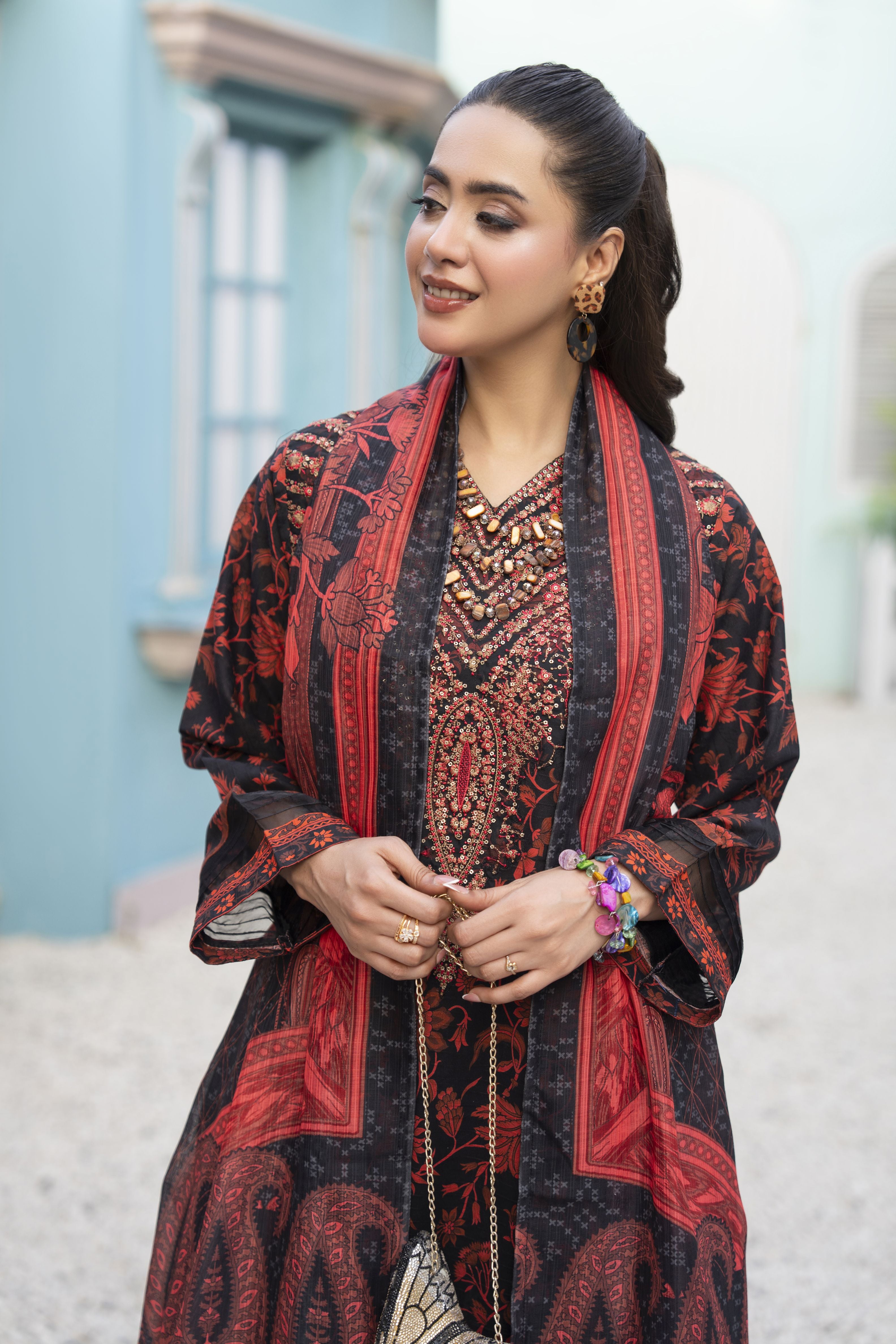 ZAIWA EMBROIDERED LAWN 3PC READY TO WEAR SUIT ZWL26