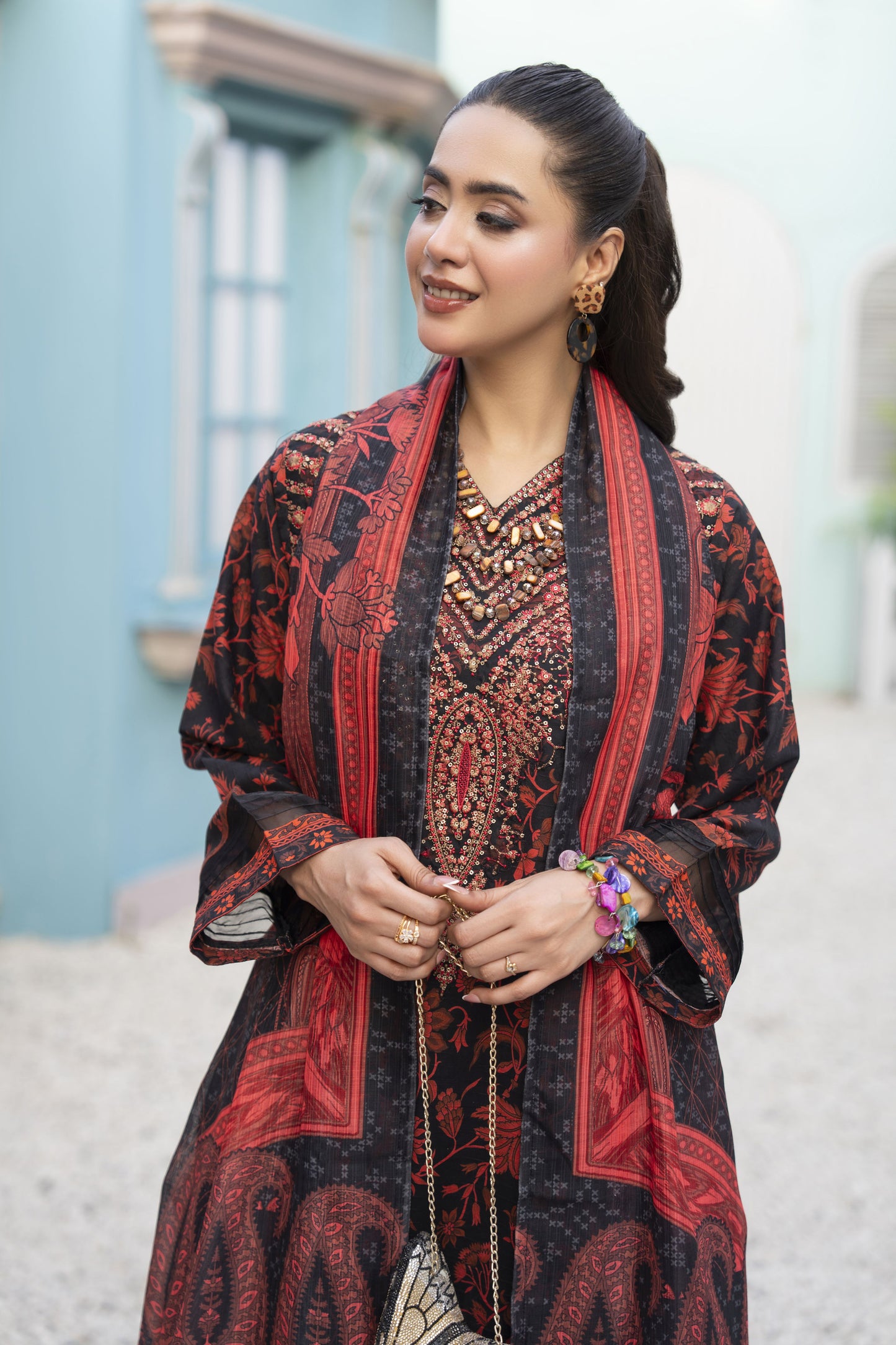 ZAIWA EMBROIDERED LAWN 3PC READY TO WEAR SUIT ZWL26