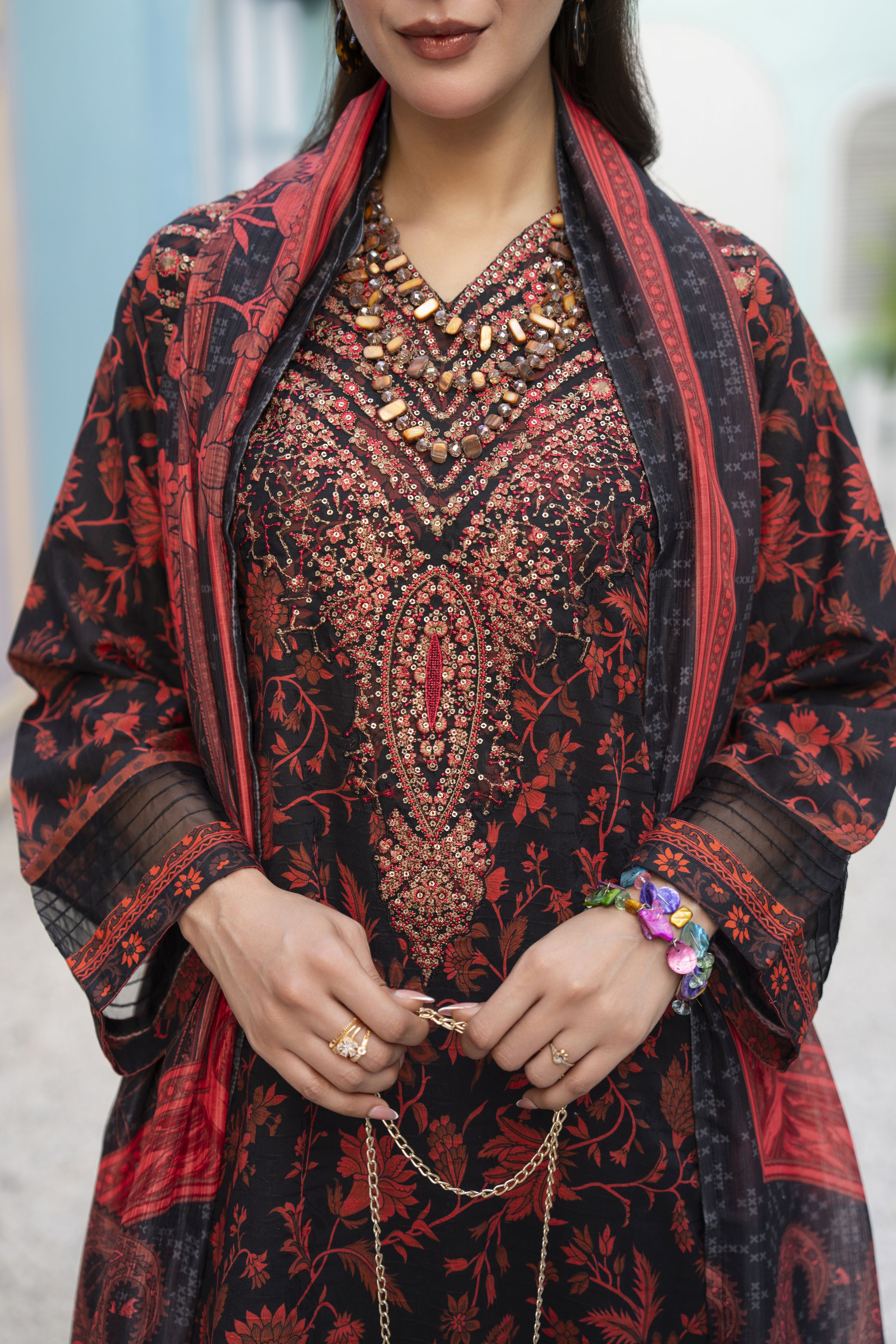 ZAIWA EMBROIDERED LAWN 3PC READY TO WEAR SUIT ZWL26