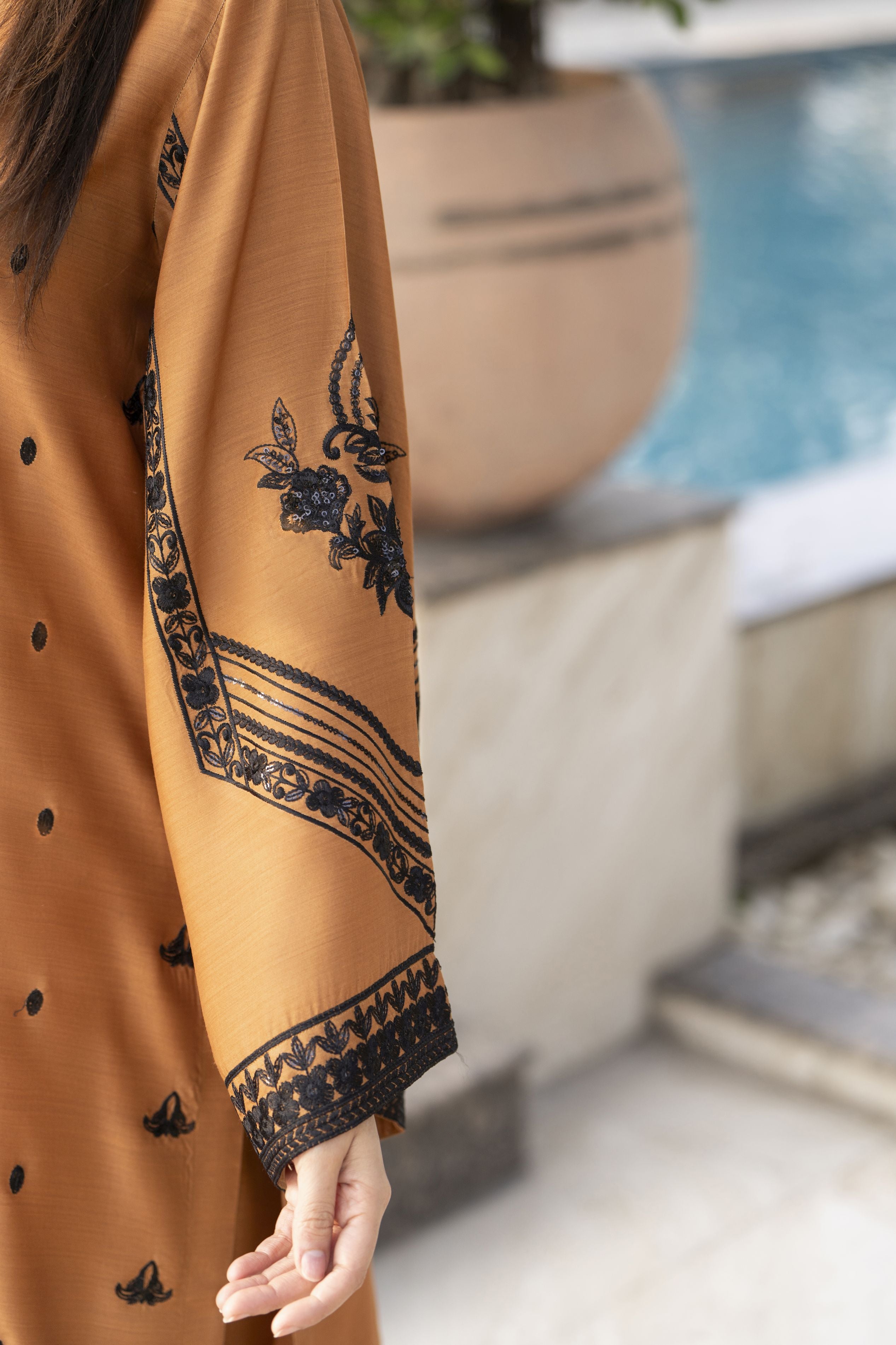 Glow by Hemline – Embroidered Viscose Ready to Wear 2PC Suit Glow10