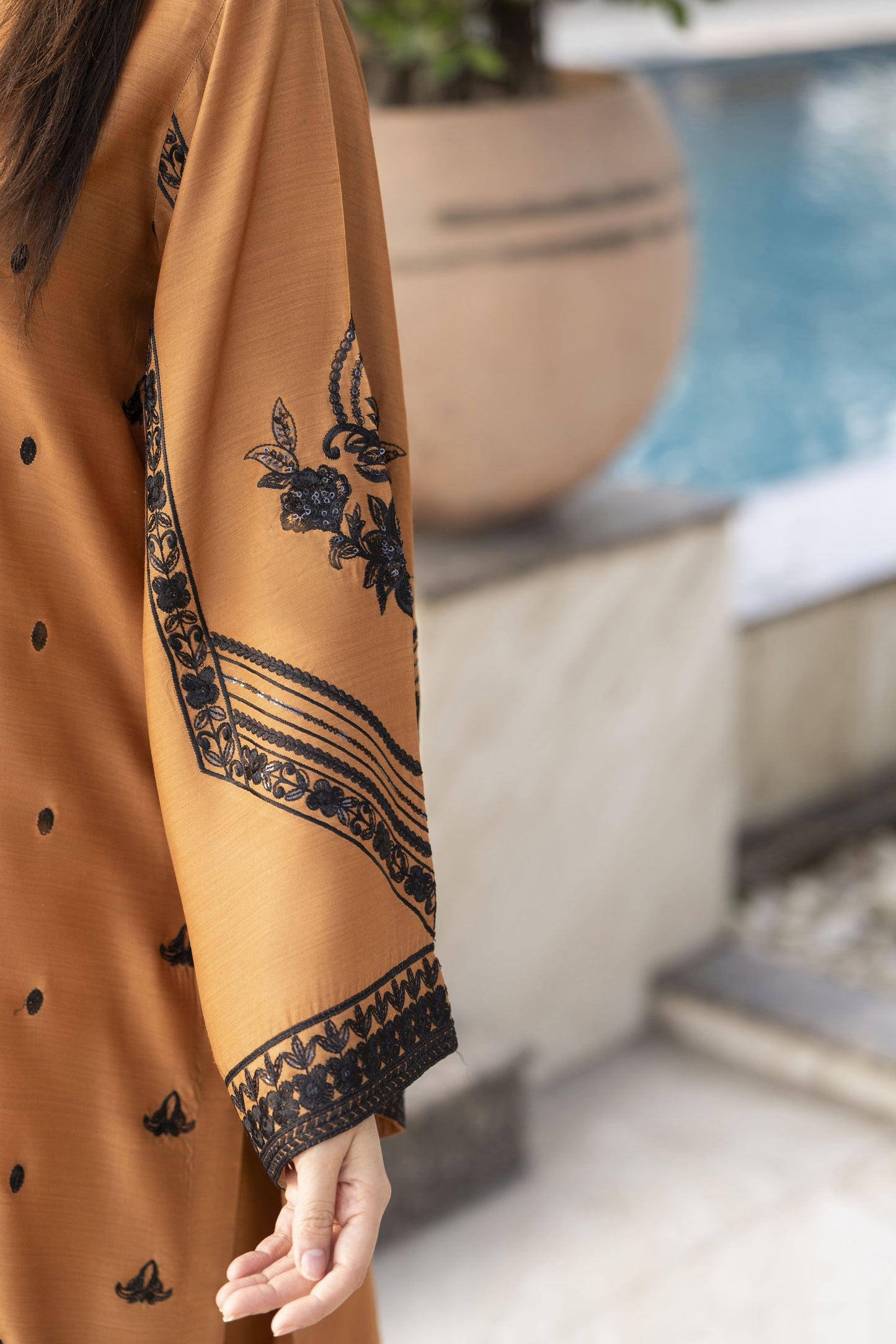 Glow by Hemline – Embroidered Viscose Ready to Wear 2PC Suit Glow10