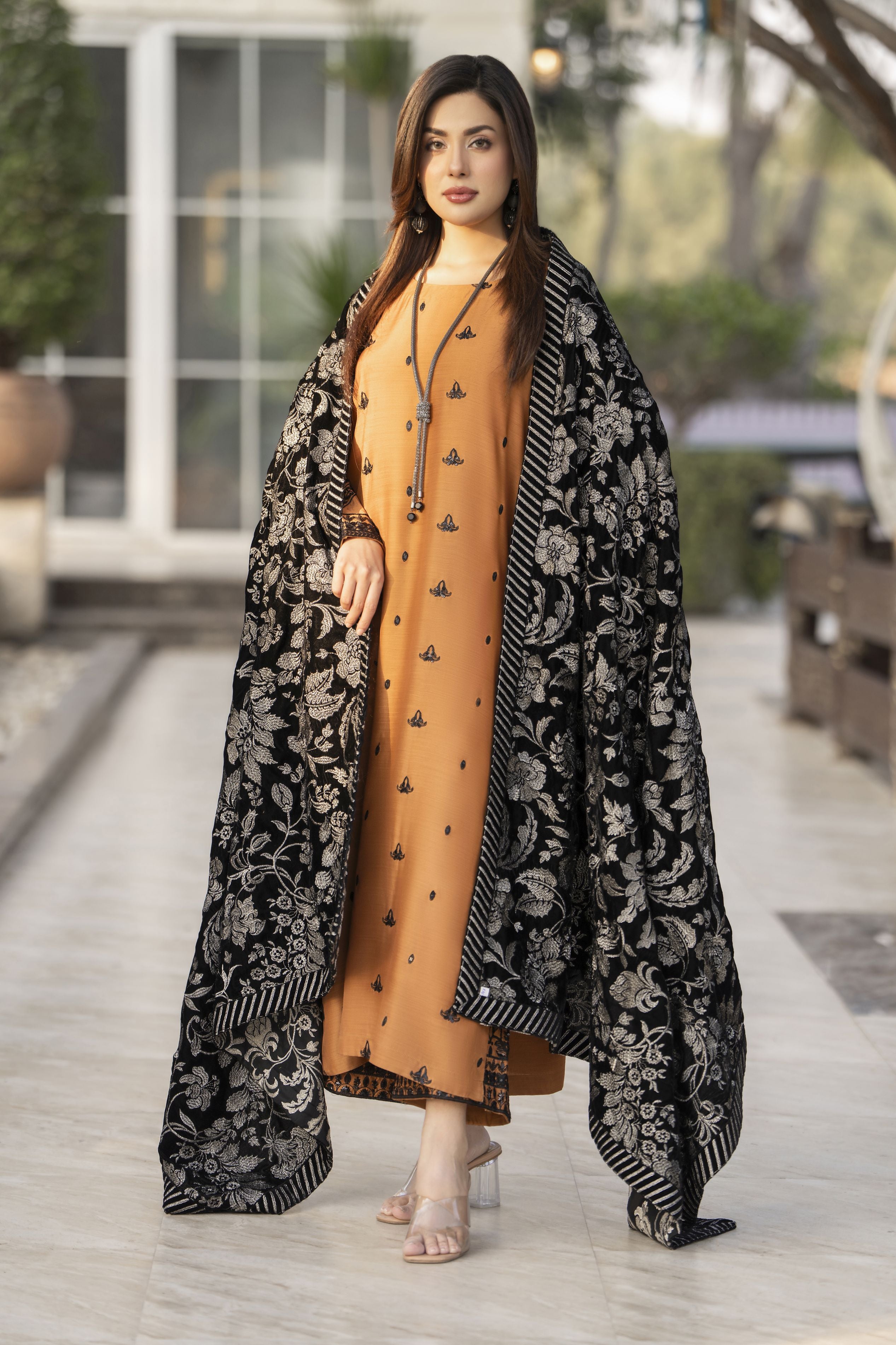 Luxury Embroidered Velvet Shawl for Women – Black VS5