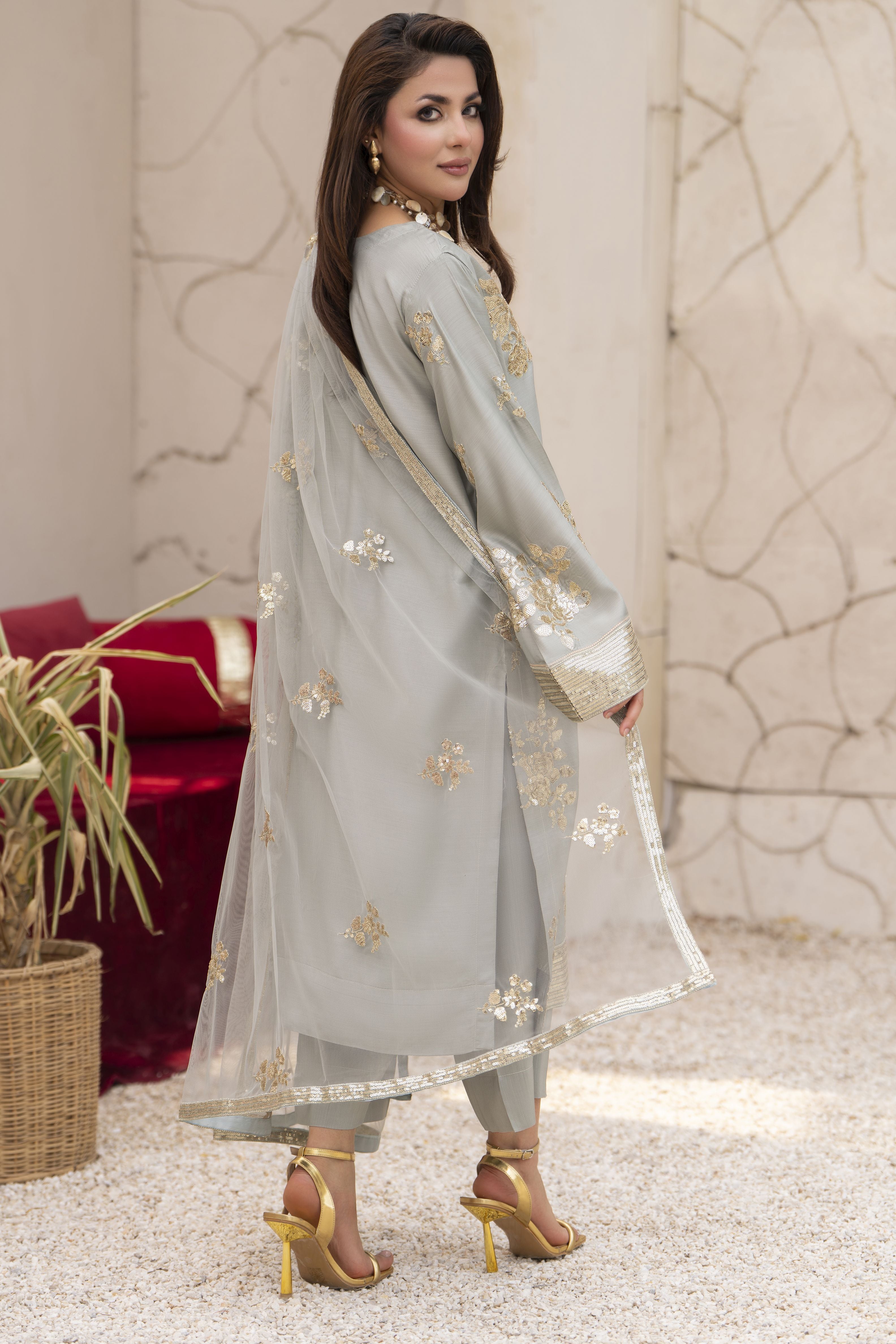 Zareen by Gul Warun 3pc Viscose Embroidered Suit – ZGW6
