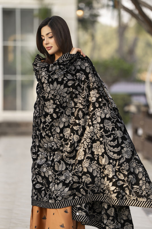 Luxury Embroidered Velvet Shawl for Women – Black VS5