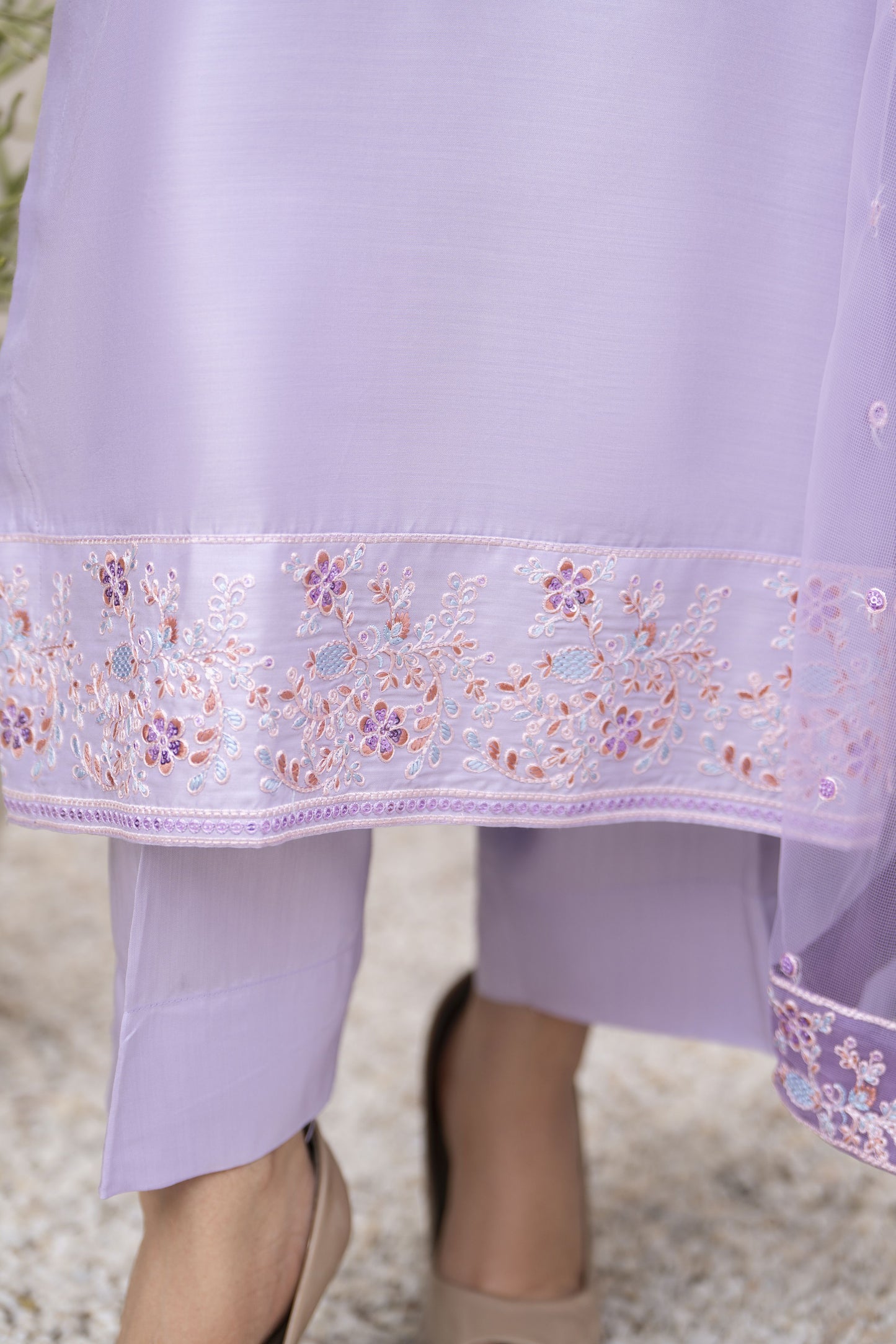 Zareen by Gul Warun 3pc Viscose Embroidered Suit – ZGW5