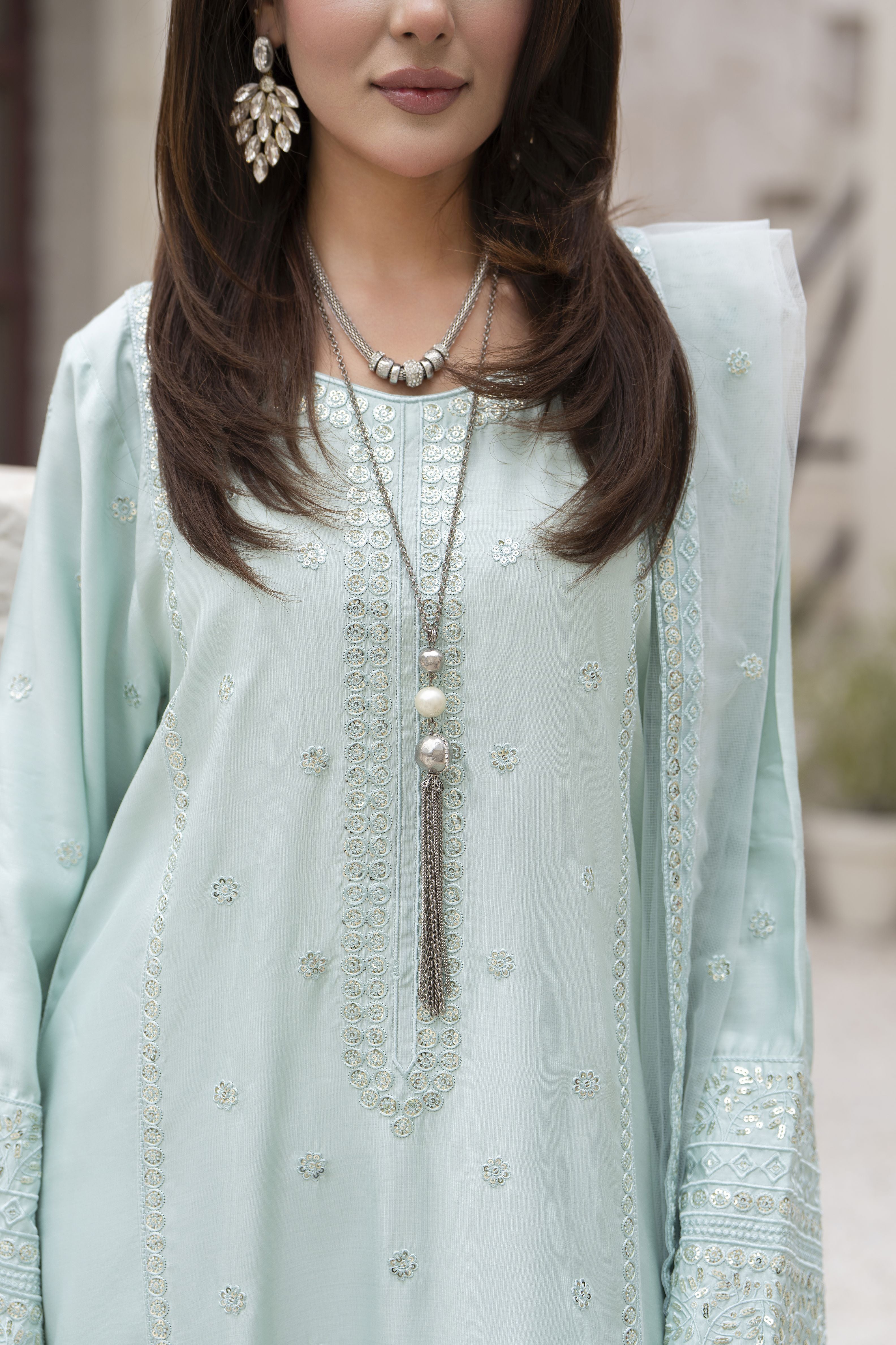 Zareen by Gul Warun 3pc Viscose Embroidered Suit – ZGW2