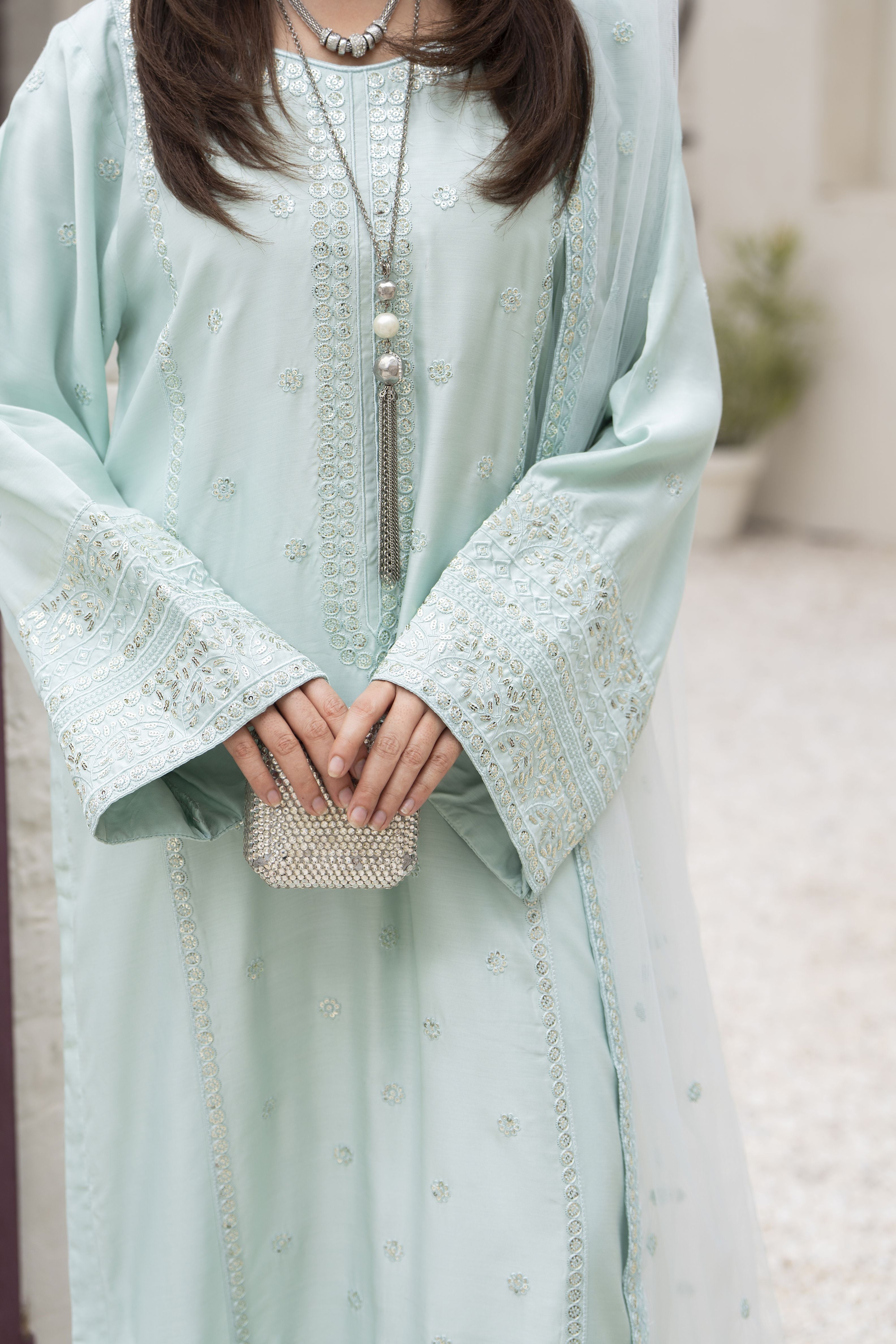 Zareen by Gul Warun 3pc Viscose Embroidered Suit – ZGW2