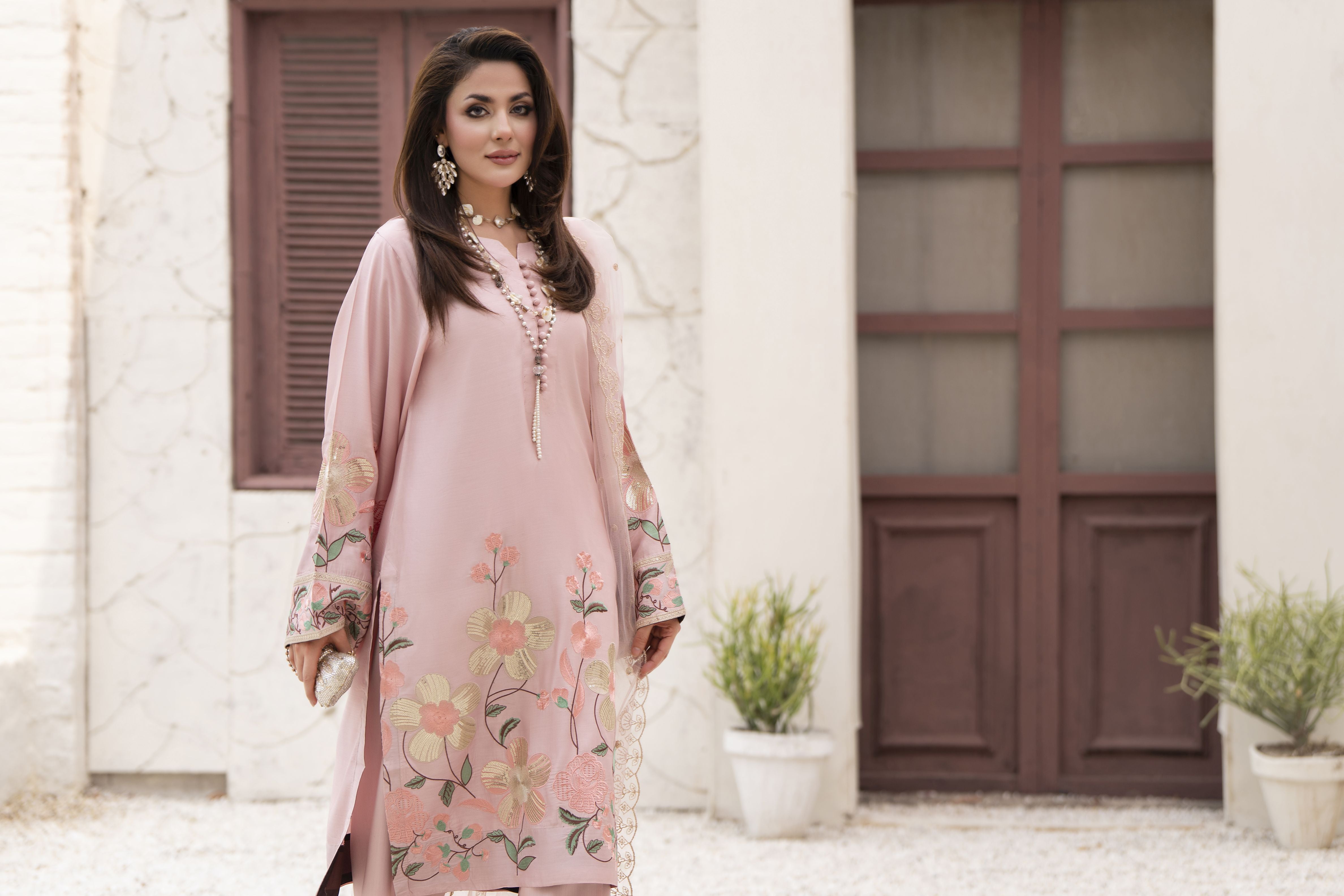 Zareen by Gul Warun 3pc Viscose Embroidered Suit – ZGW1