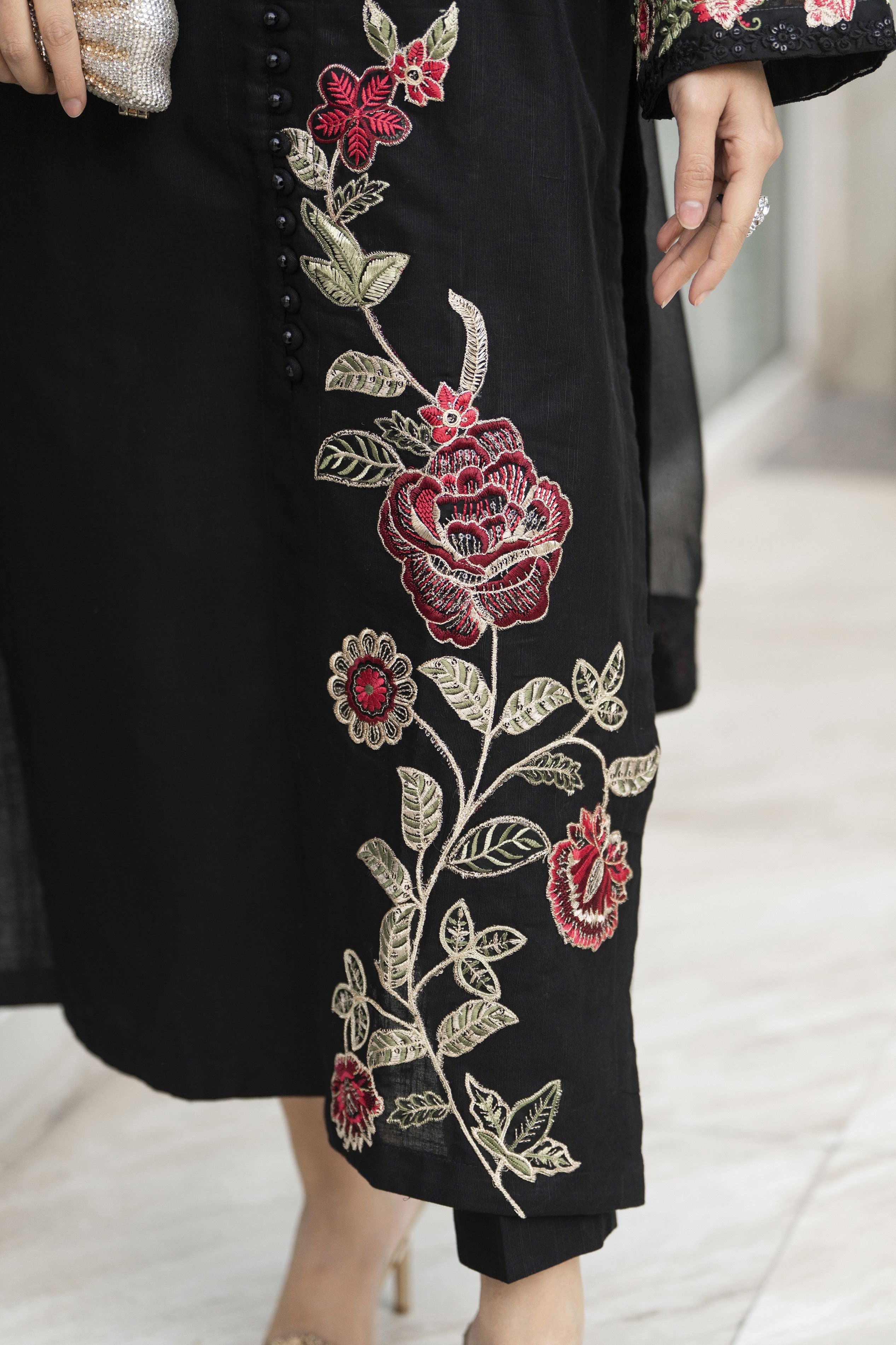 Zaiwa 3pc Khaddar Embroidered Long Shirt Suit with Chiffon Dupatta ZWL15