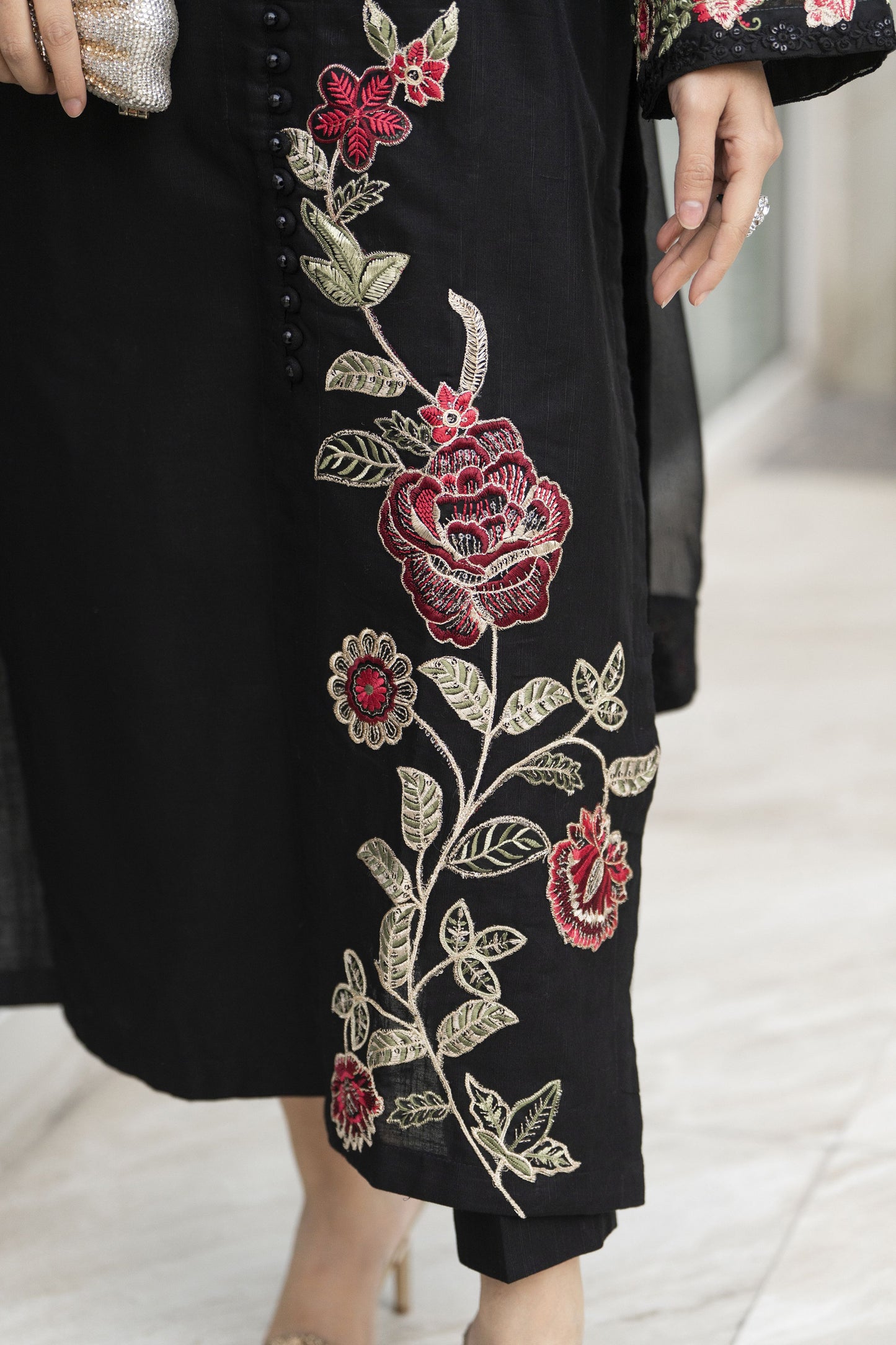 Zaiwa 3pc Khaddar Embroidered Long Shirt Suit with Chiffon Dupatta ZWL15