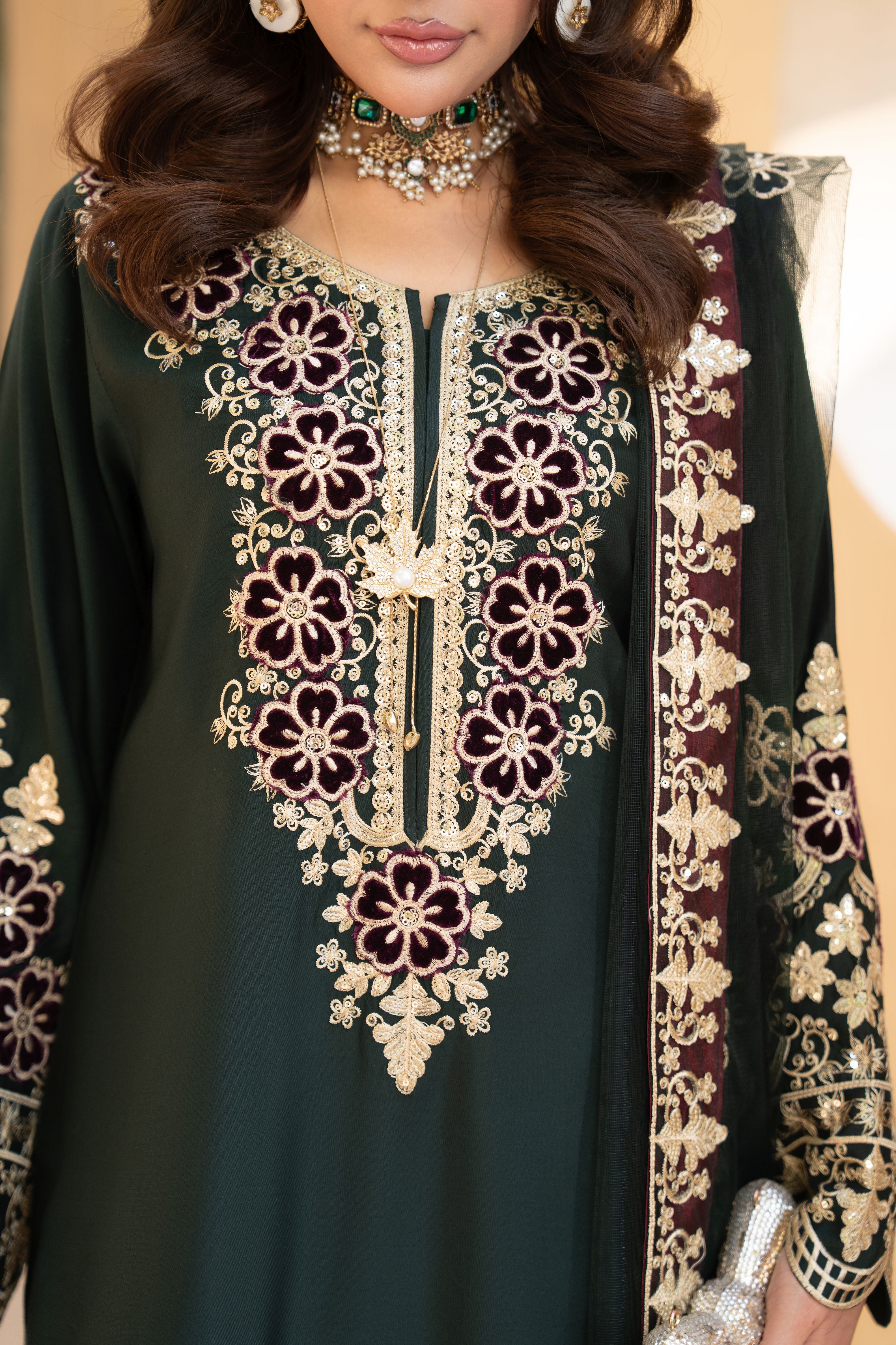 ZZ10 Zimal Zephira Emerald Velvet Embroidered 3pc Suit