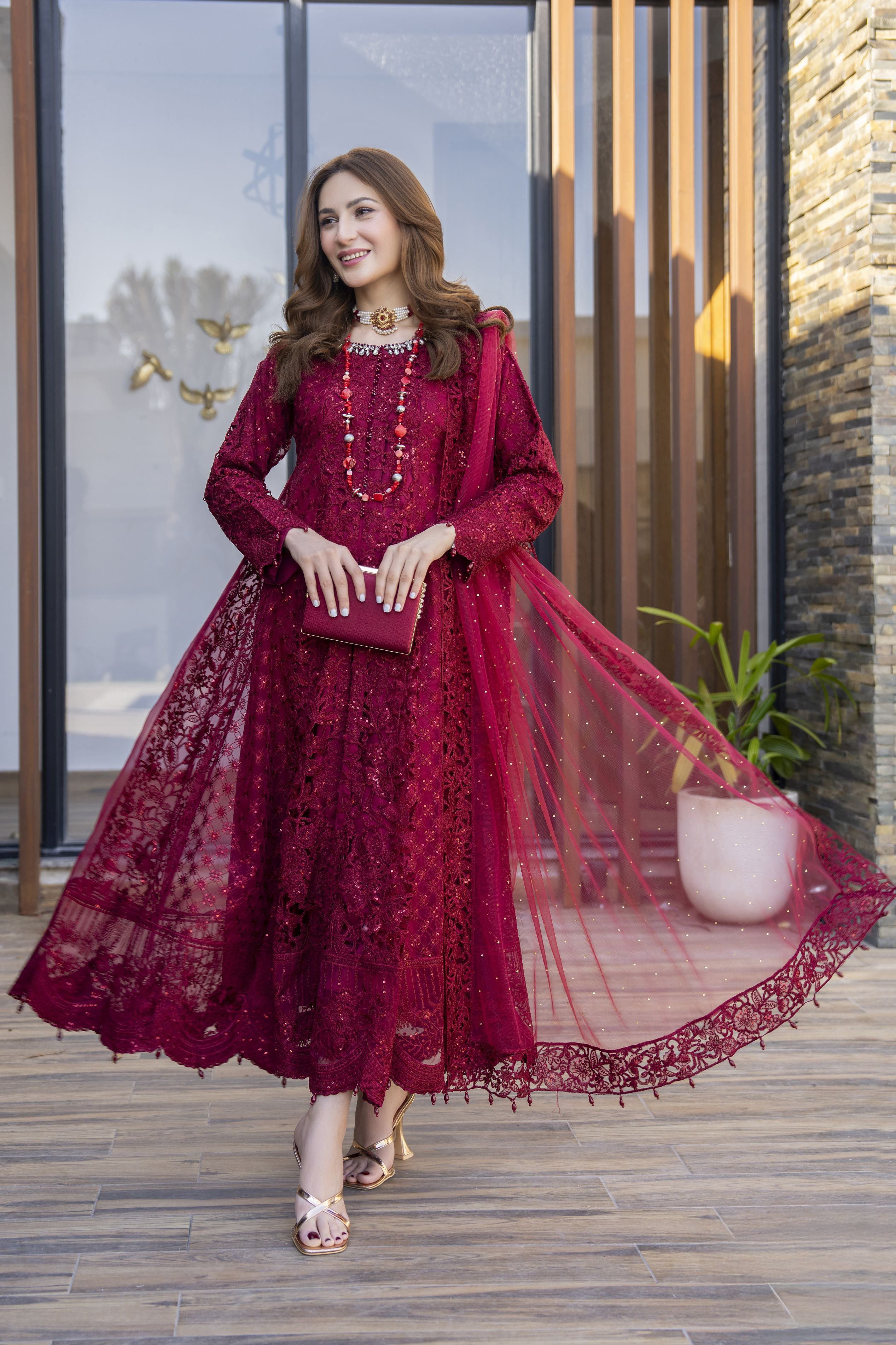 Zaiwaraat by Arwah – Maroon Embroidered Organza Gown with Beaded Dupatta – ZWR12