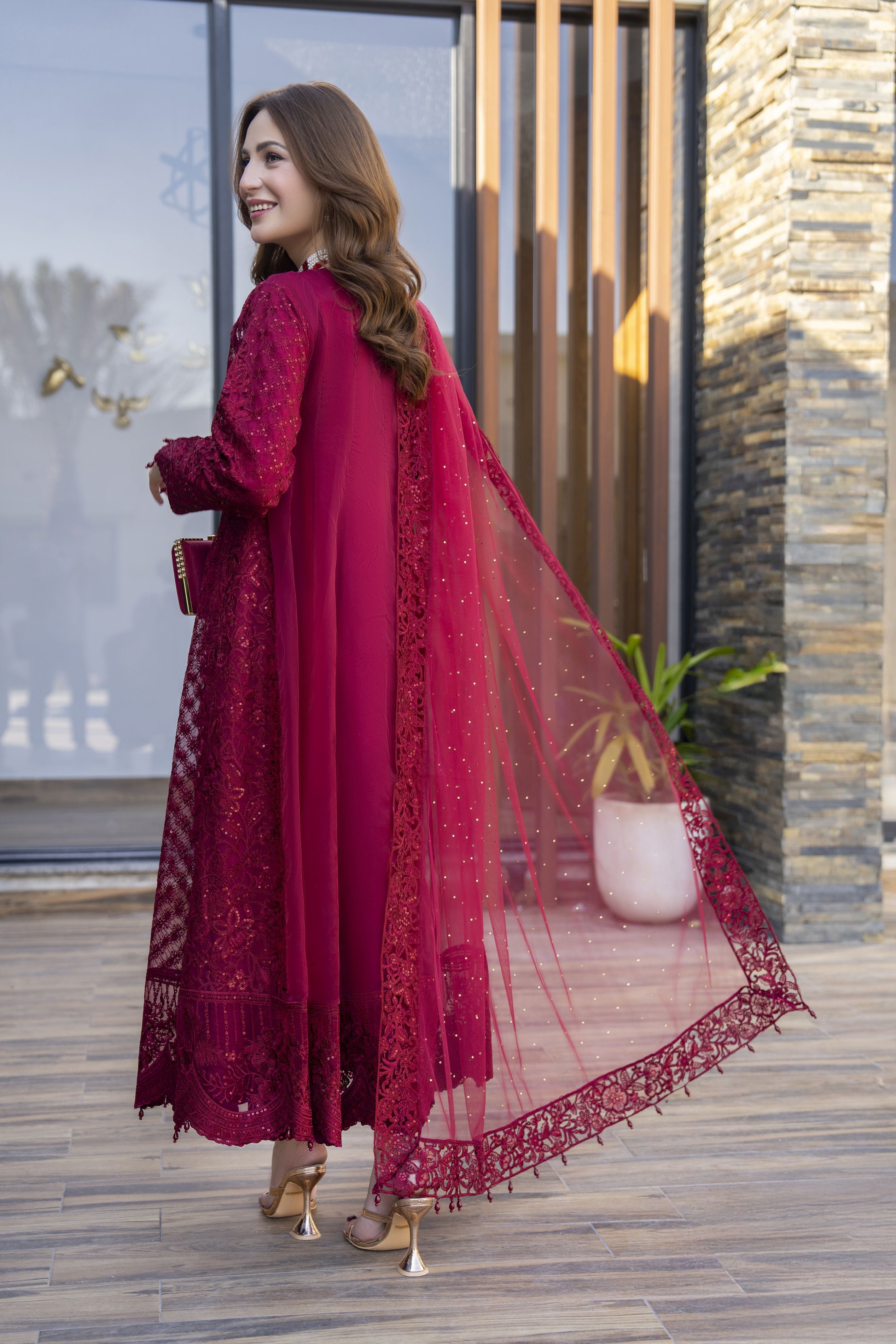 Zaiwaraat by Arwah – Maroon Embroidered Organza Gown with Beaded Dupatta – ZWR12
