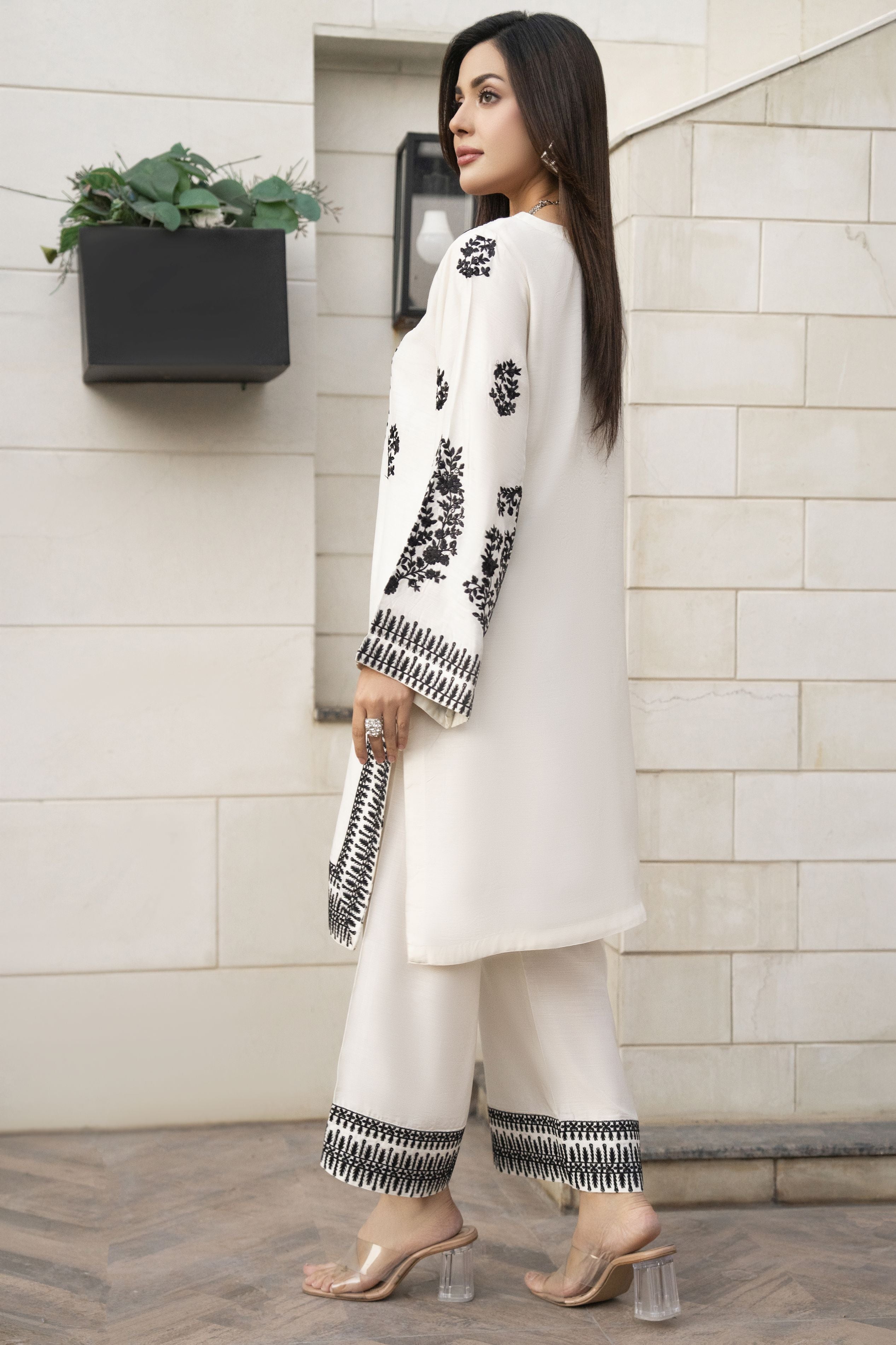 Glow by Hemline – 2PC Embroidered Viscose Ready to Wear Suit Glow9