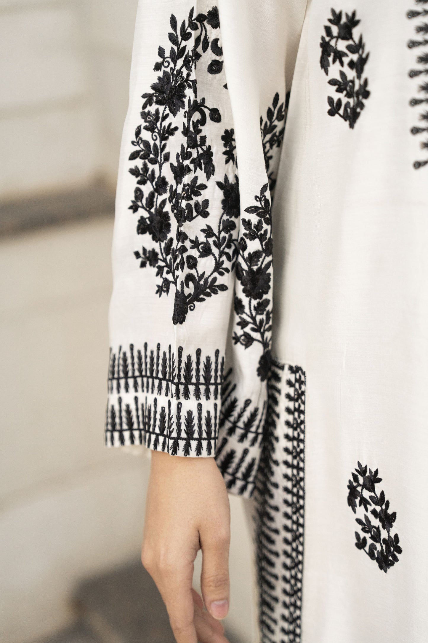 Glow by Hemline – 2PC Embroidered Viscose Ready to Wear Suit Glow9