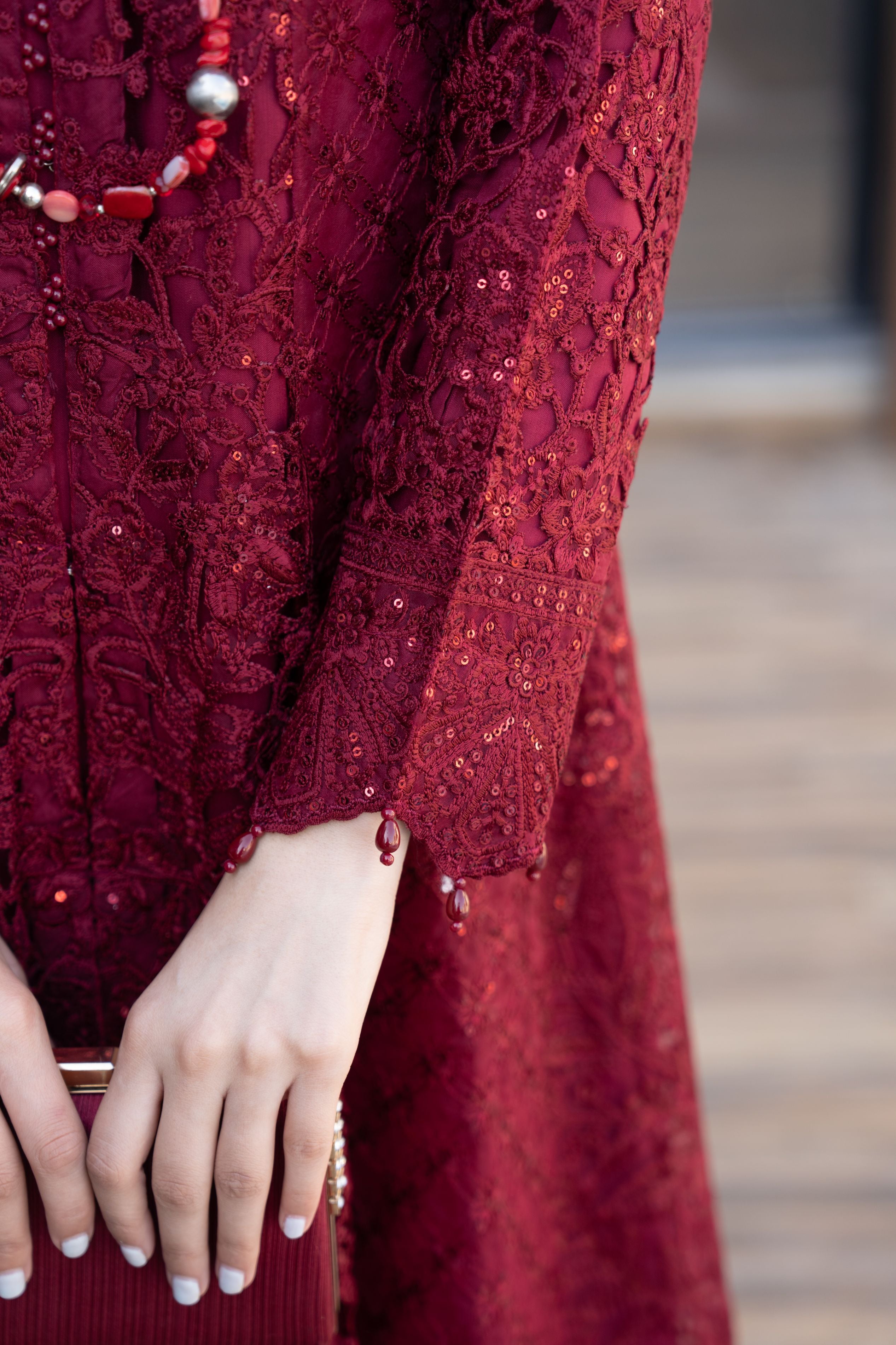 Zaiwaraat by Arwah – Maroon Embroidered Organza Gown with Beaded Dupatta – ZWR12