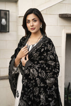 Luxury Embroidered Velvet Shawl for Women – Black VS9