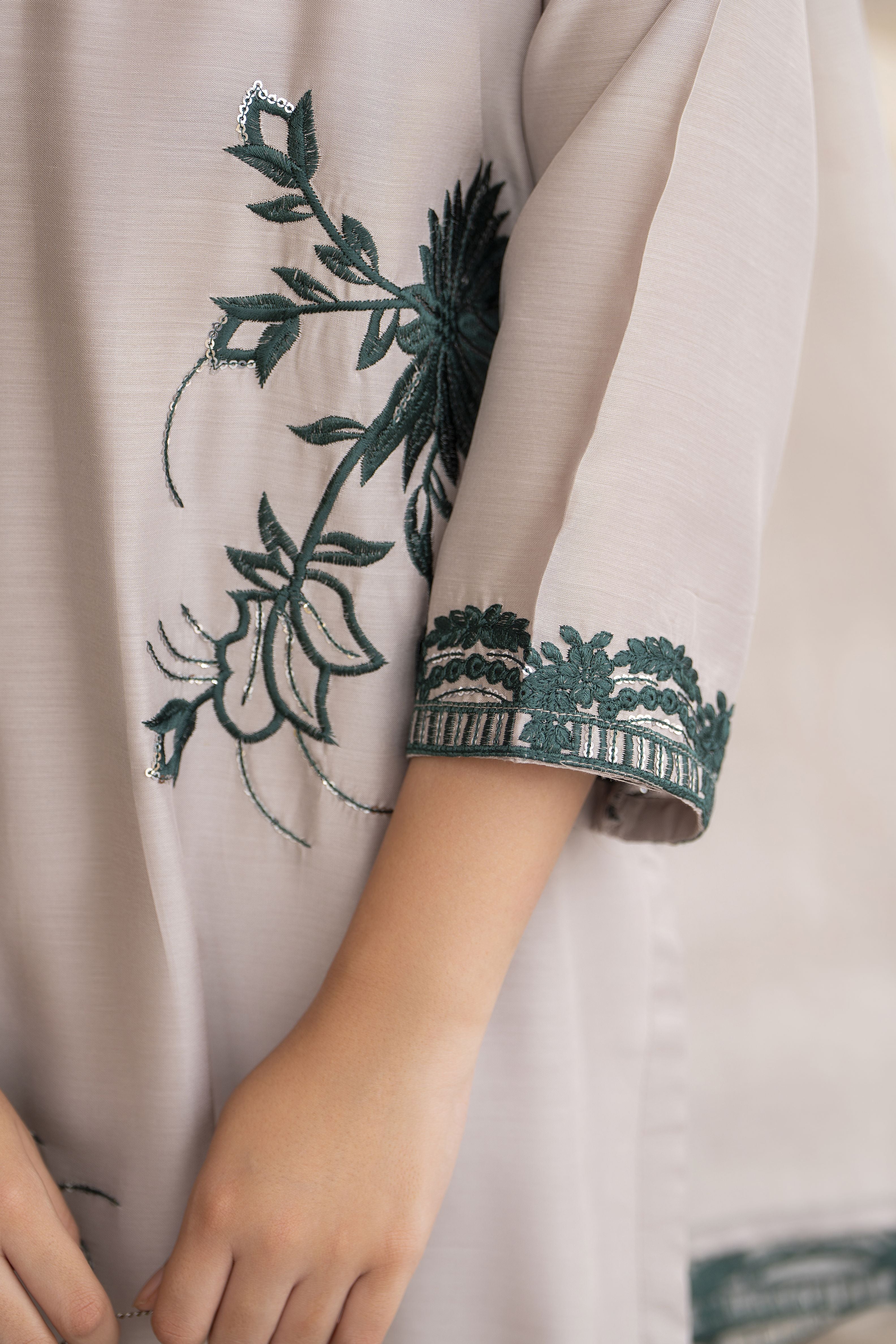 Threads of Love by Hemline – TOL6 Embroidered Viscose Mother Daughter Matching Dress