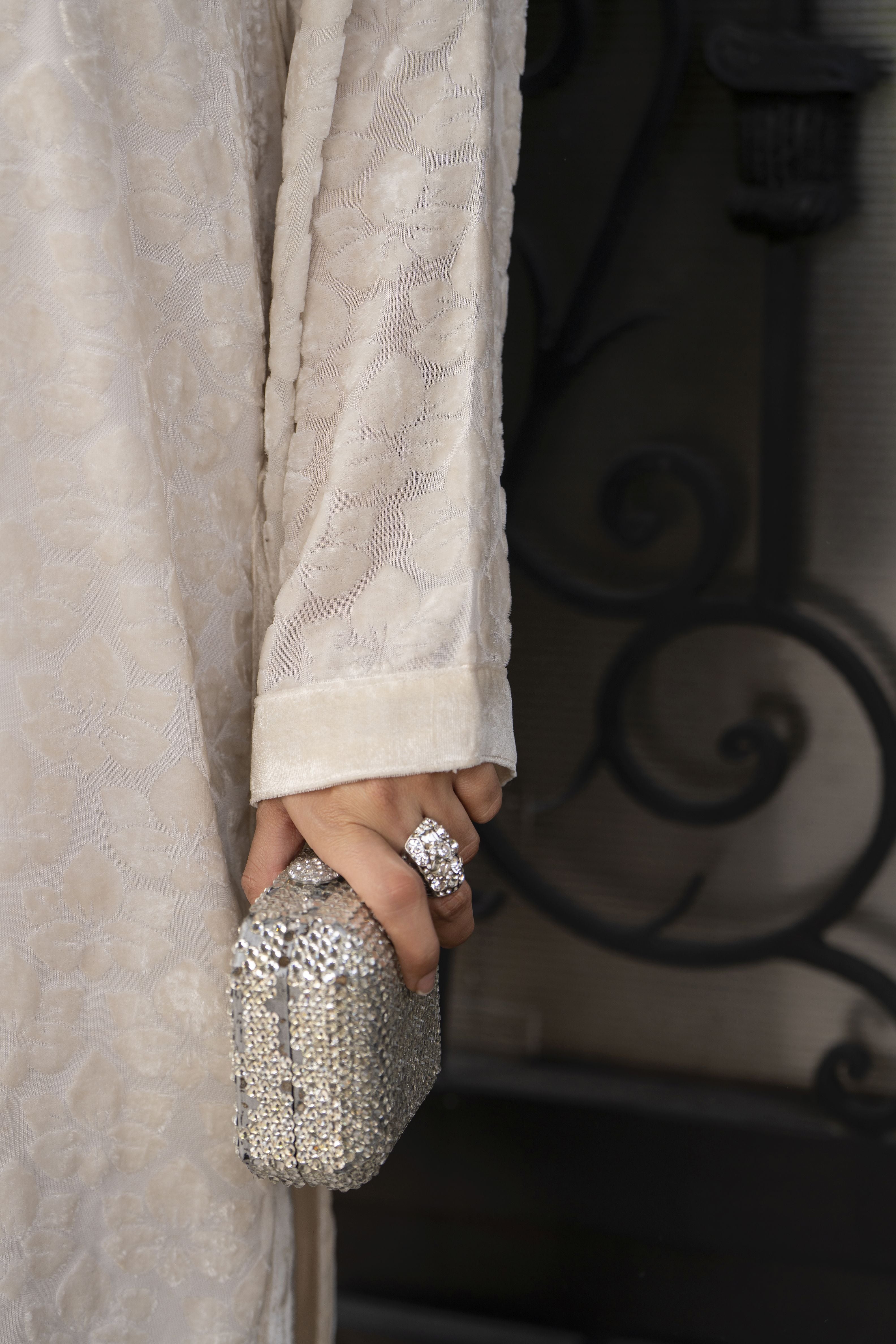 French Velvet Long Shirt 3pc Suit with Palachi Shawl – Gul Warun FNG10