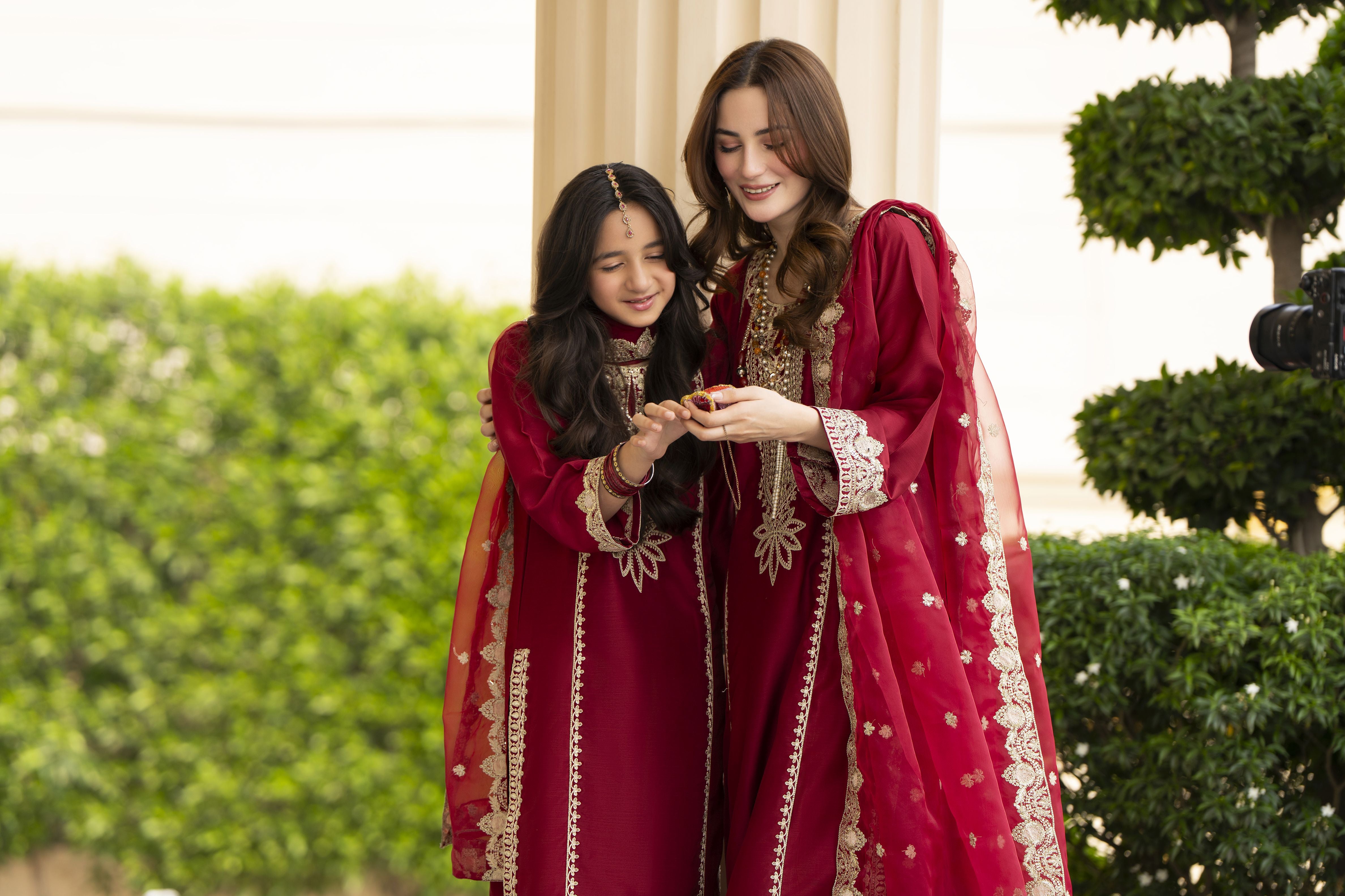 Threads of Love by Hemline – TOL9 Mother Daughter Matching Dress