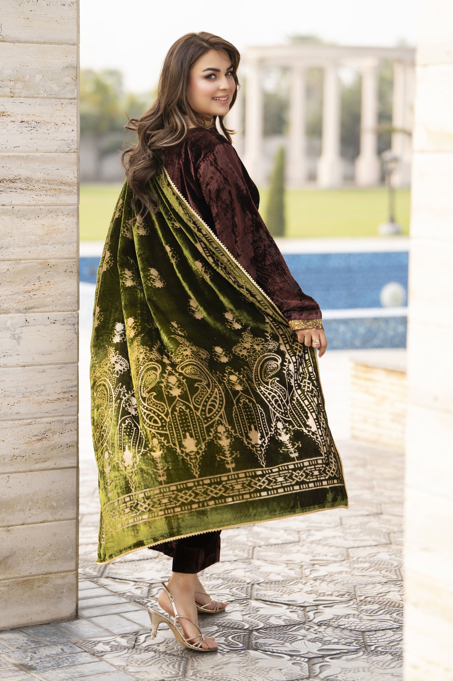 French Velvet Long Shirt 3pc Suit with Palachi Shawl – Gul Warun FNG4