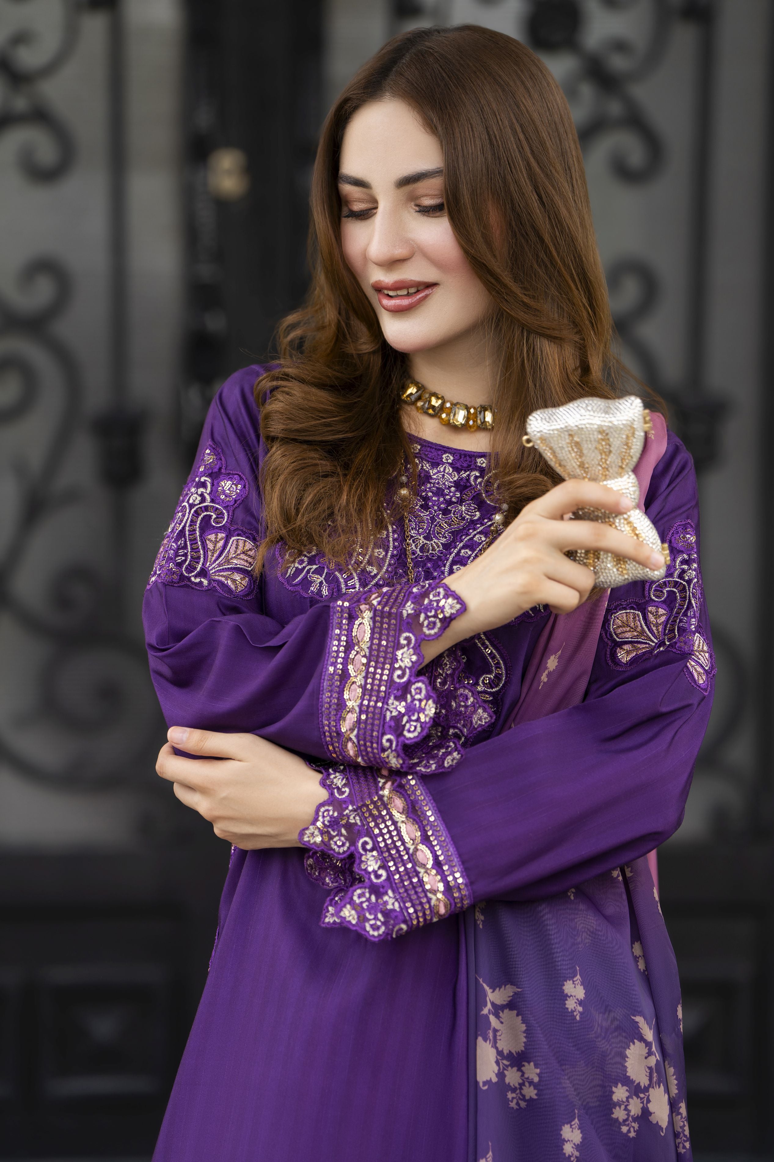 Lush by Aleezay – Purple Raw Silk 3pc Short Shirt with Pink Farshi Shalwar Lush5