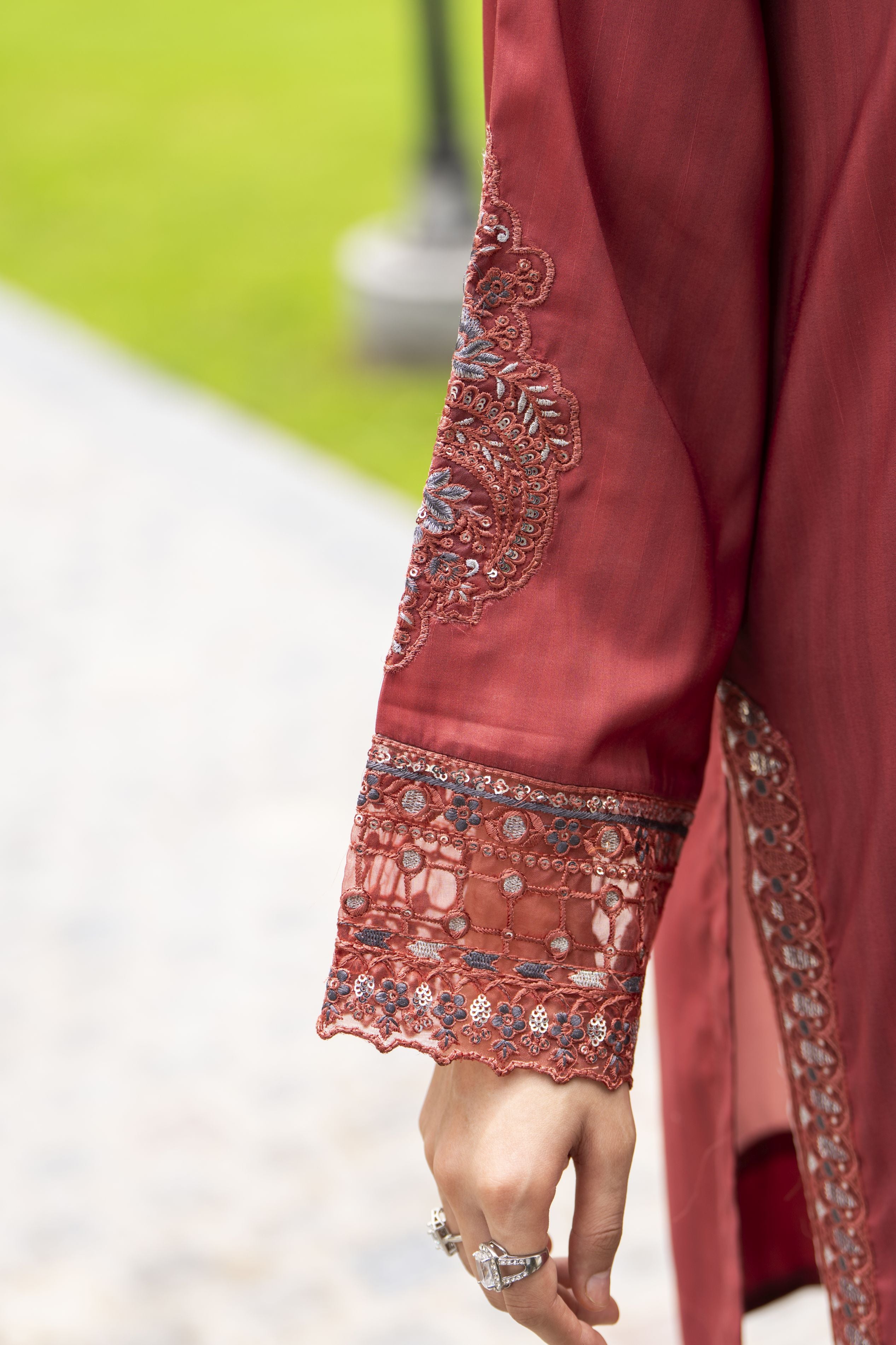 Lush by Aleezay – Dusty Rose Raw Silk 3pc Dress with Silk Dupatta Lush6