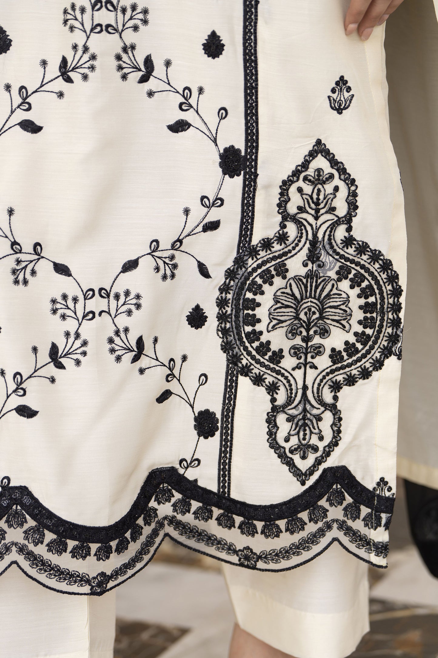 Threads of Love by Hemline – TOL3 Embroidered Viscose Mother Daughter Matching Dress
