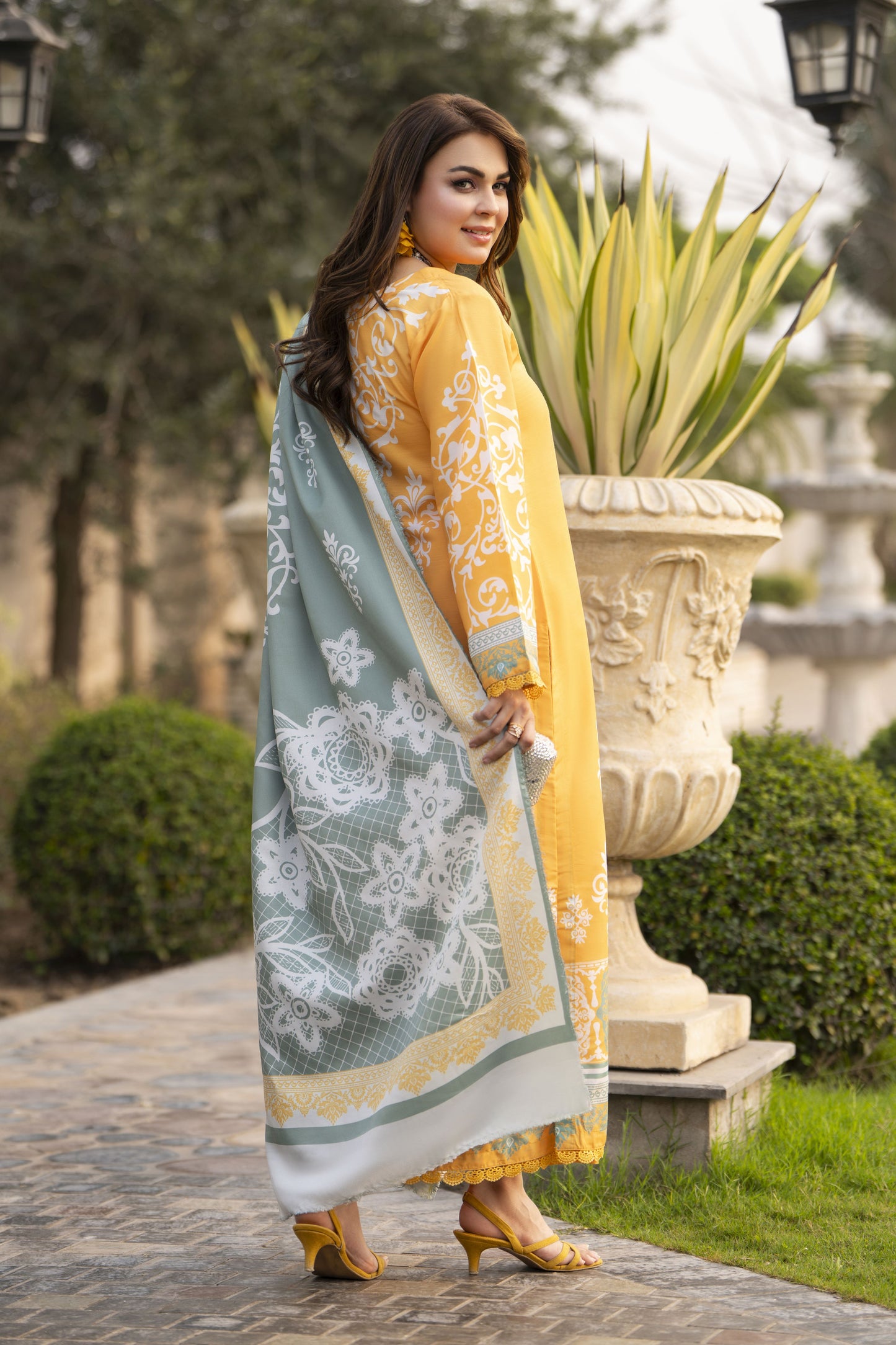 NBH1 Naqsh by Hemline Printed Poly Grip 3PC Suit with Herringbone Dupatta