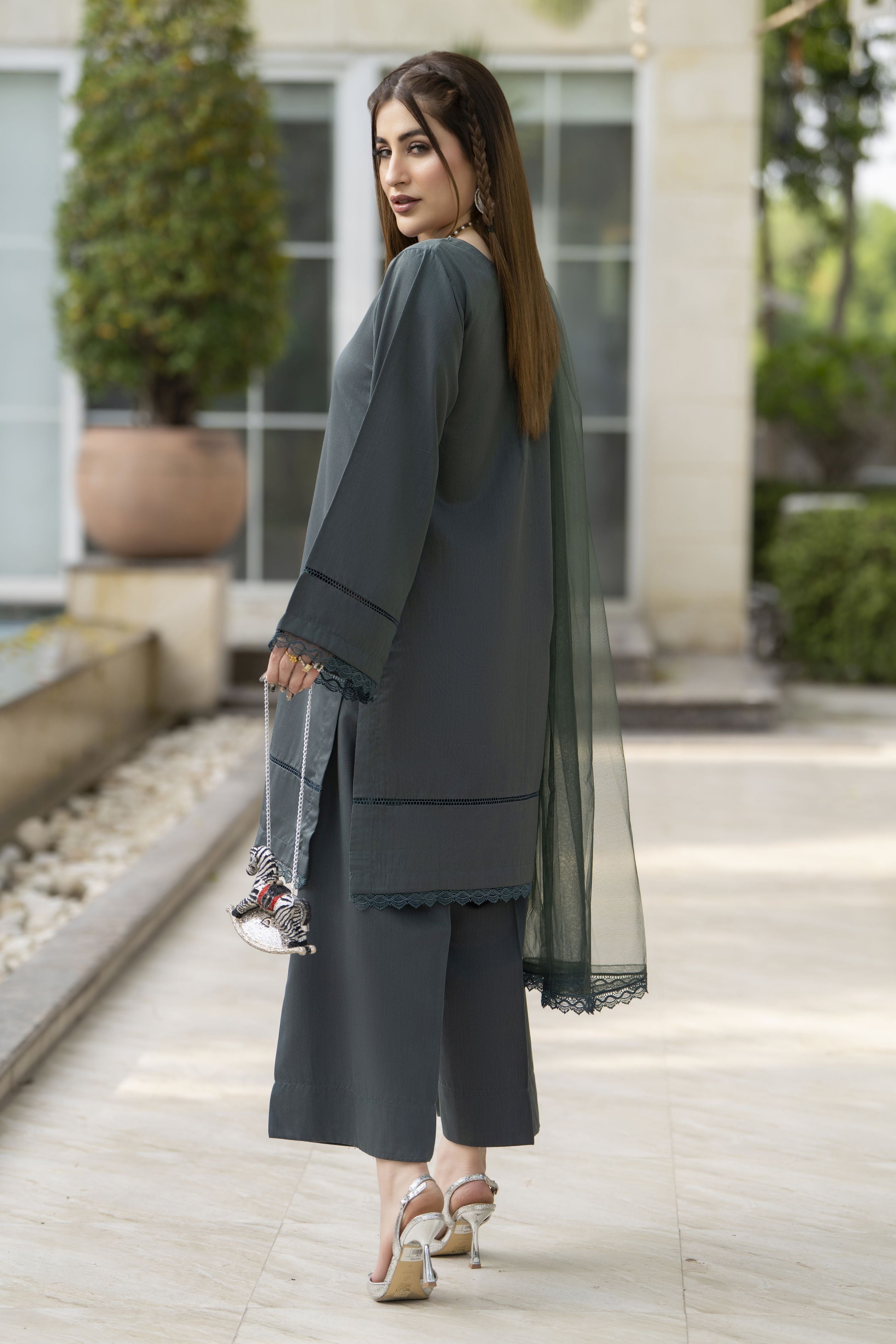 Aabpara Simply Warm Winter Linen 3pc Ready to Wear with Dyed Net Dupatta SWA10