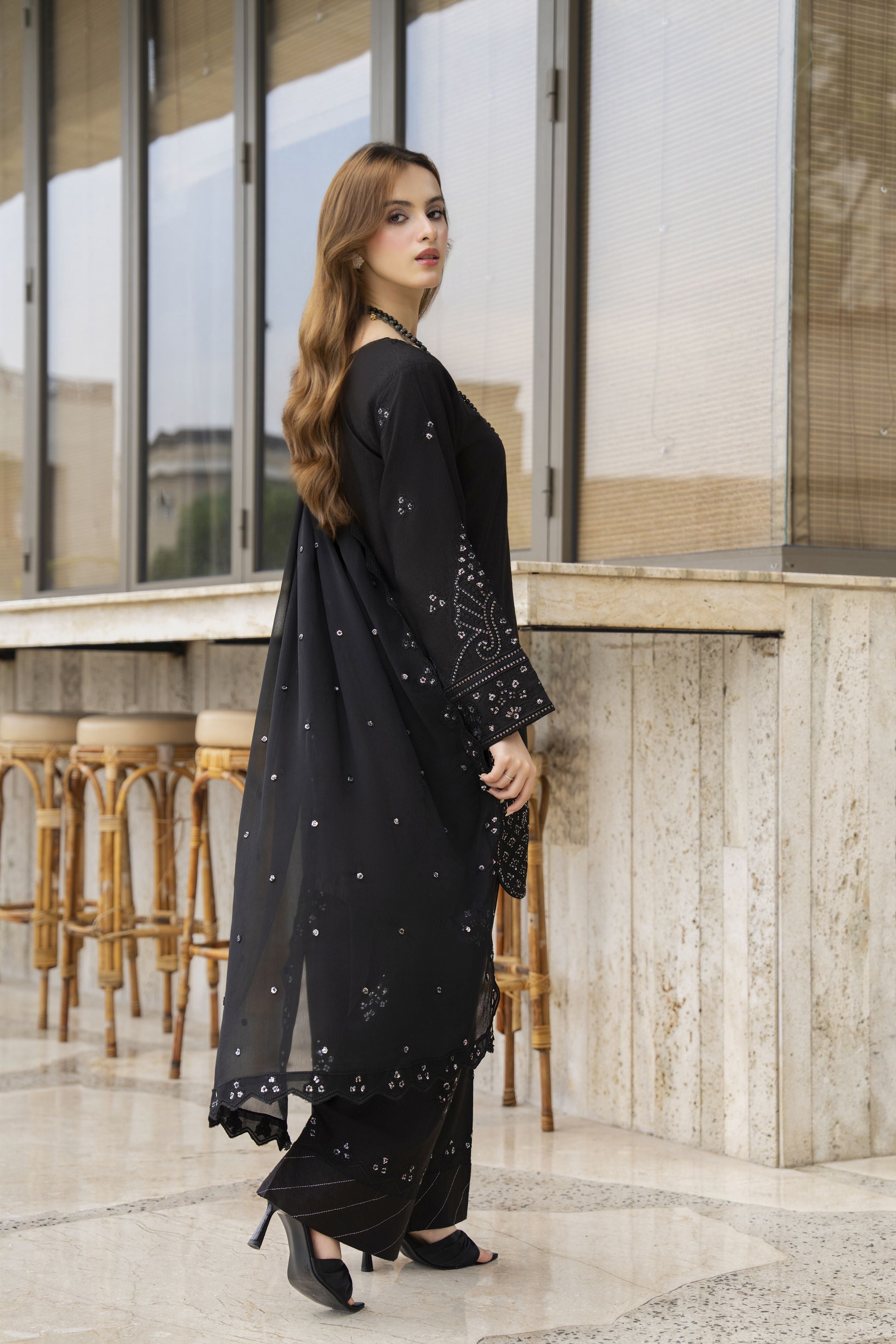 Threaded Grace Silk Karandi by Gul Warun – Black Embellished 3pc Suit TGS8