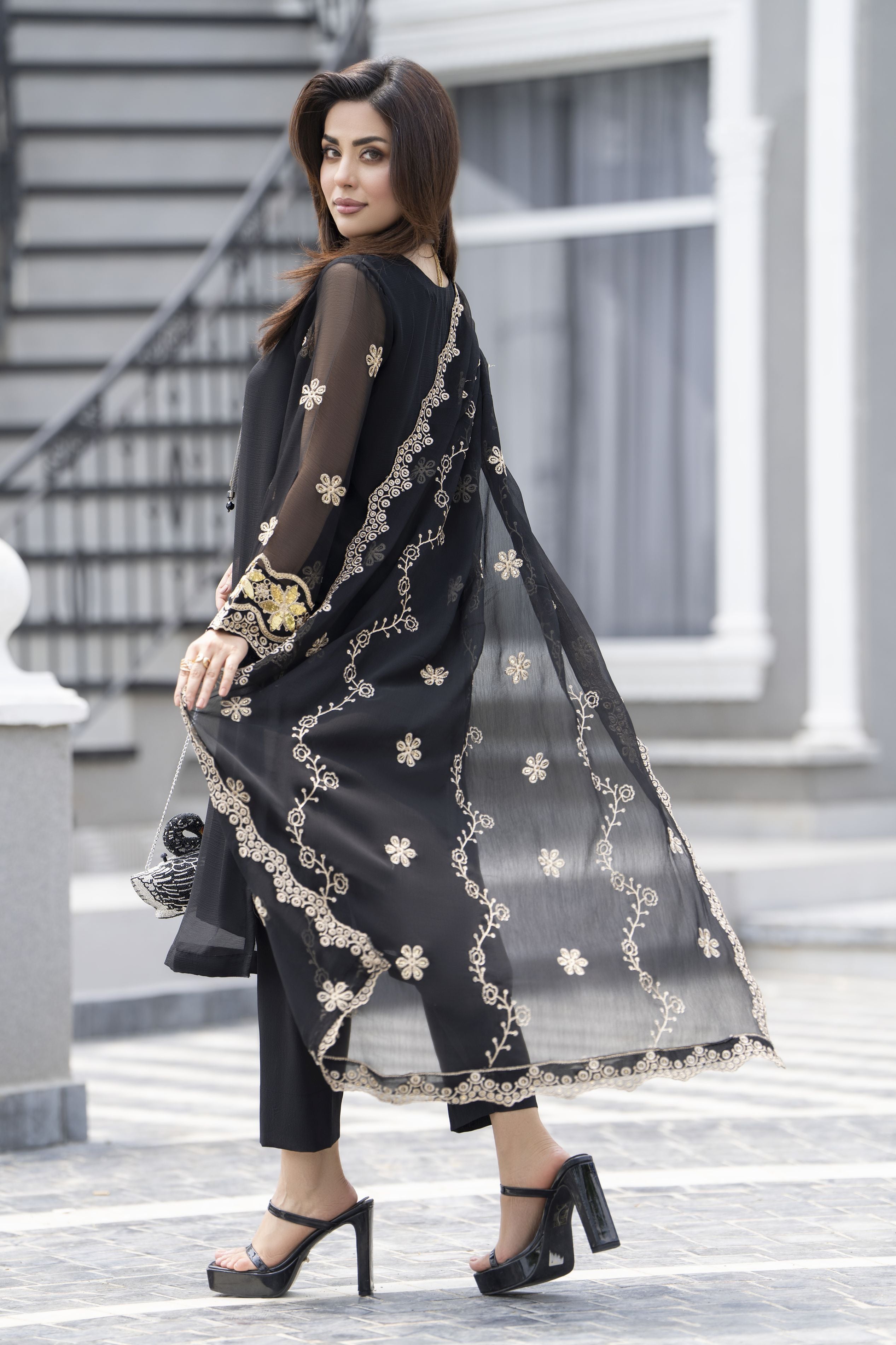 Gul Warun Lustre Chiffon – 3pc Ready to Wear Black Embroidered Long Dress LSG7