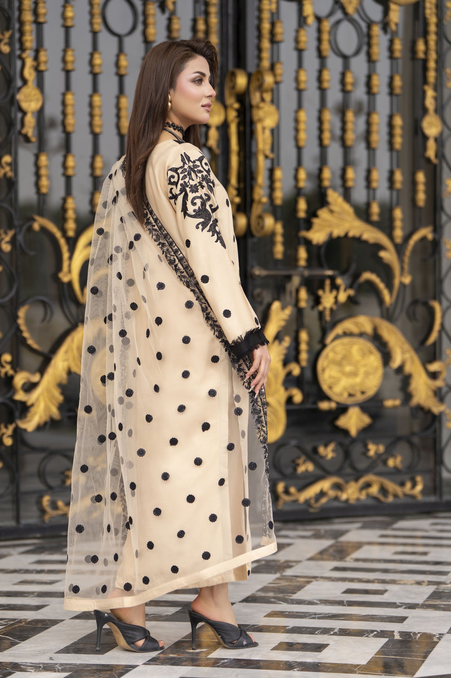 3pc Embroidered Linen Suit with Net Dupatta Soraya SBH2