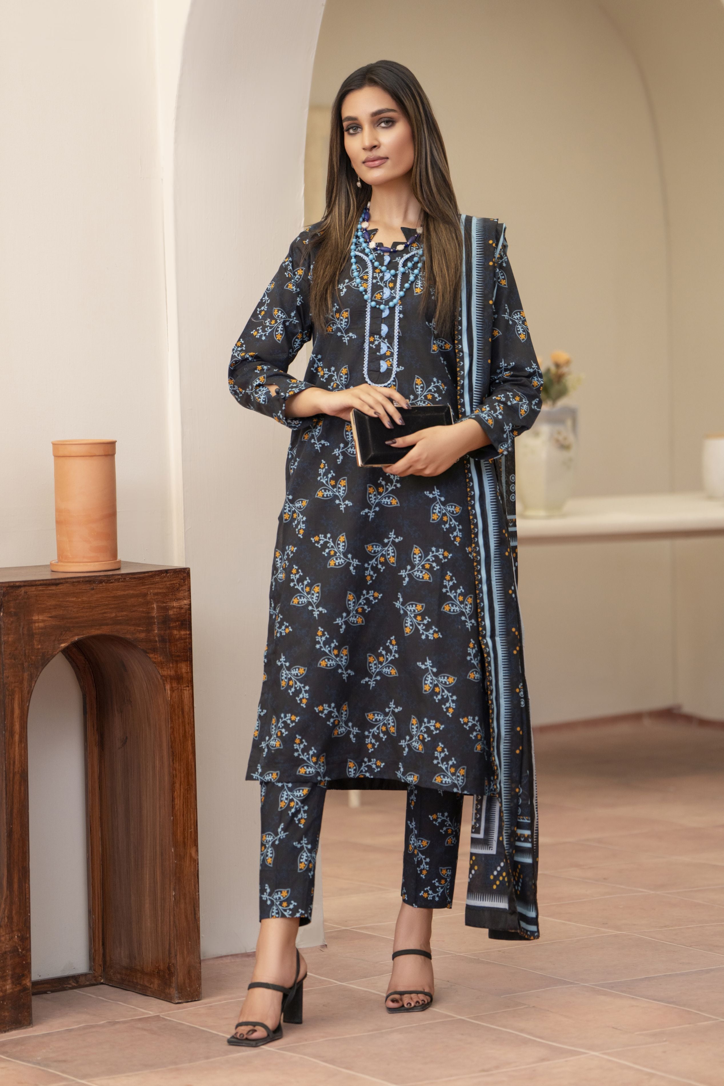 3pc Ready to Wear Breeze by Aabpara Printed Lawn Womenswear BBA4