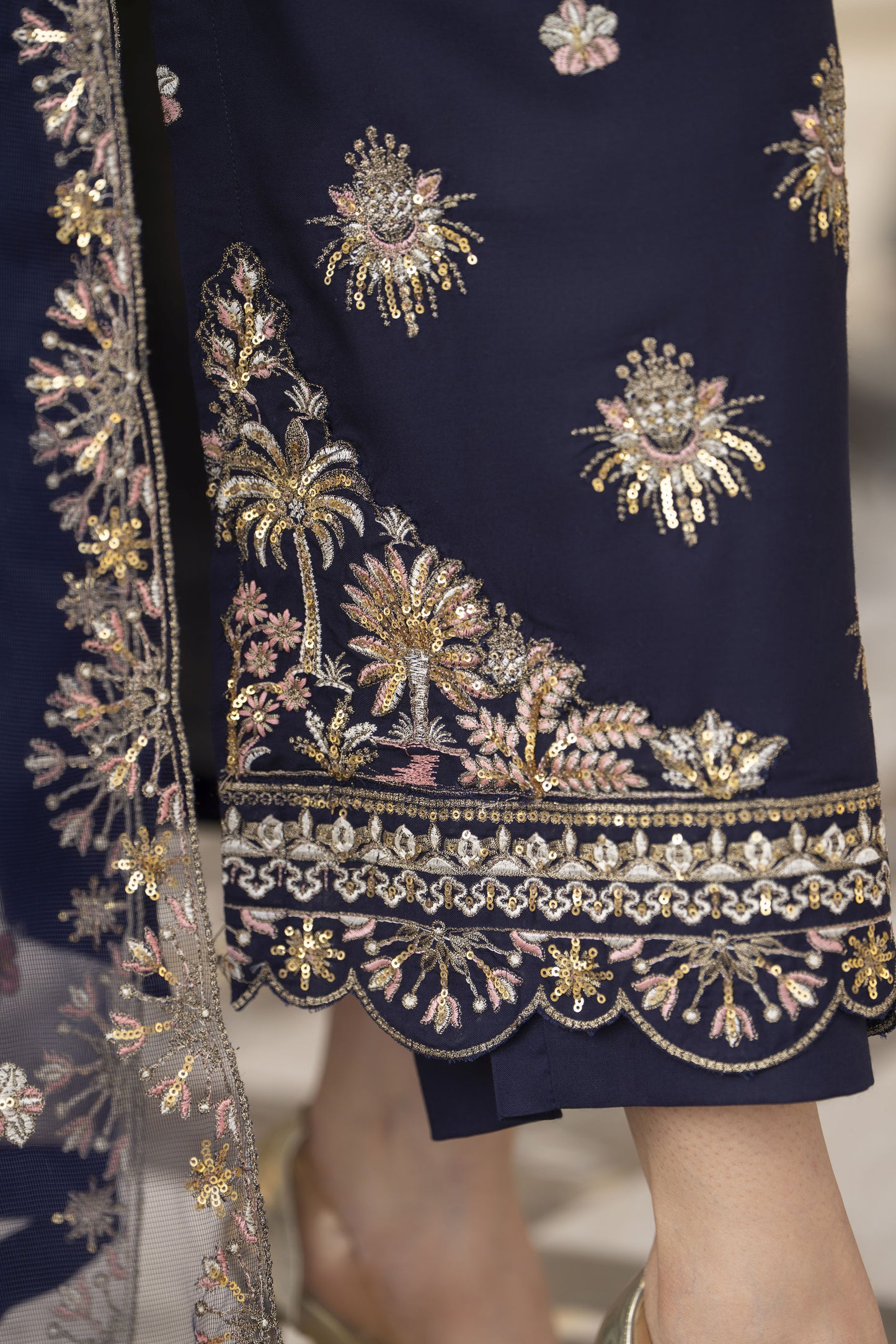 3pc Embroidered Linen Suit with Net Dupatta Soraya SBH1
