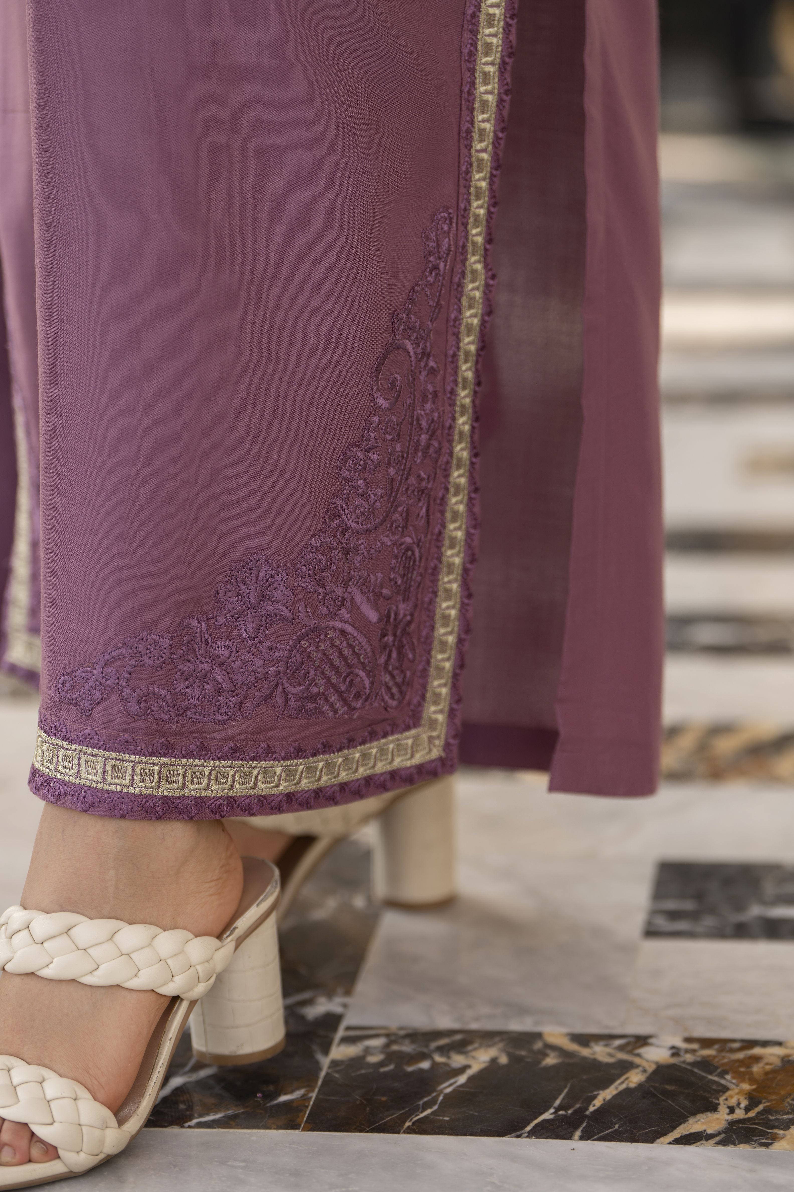 3pc Embroidered Linen Suit with Net Dupatta Soraya SBH10