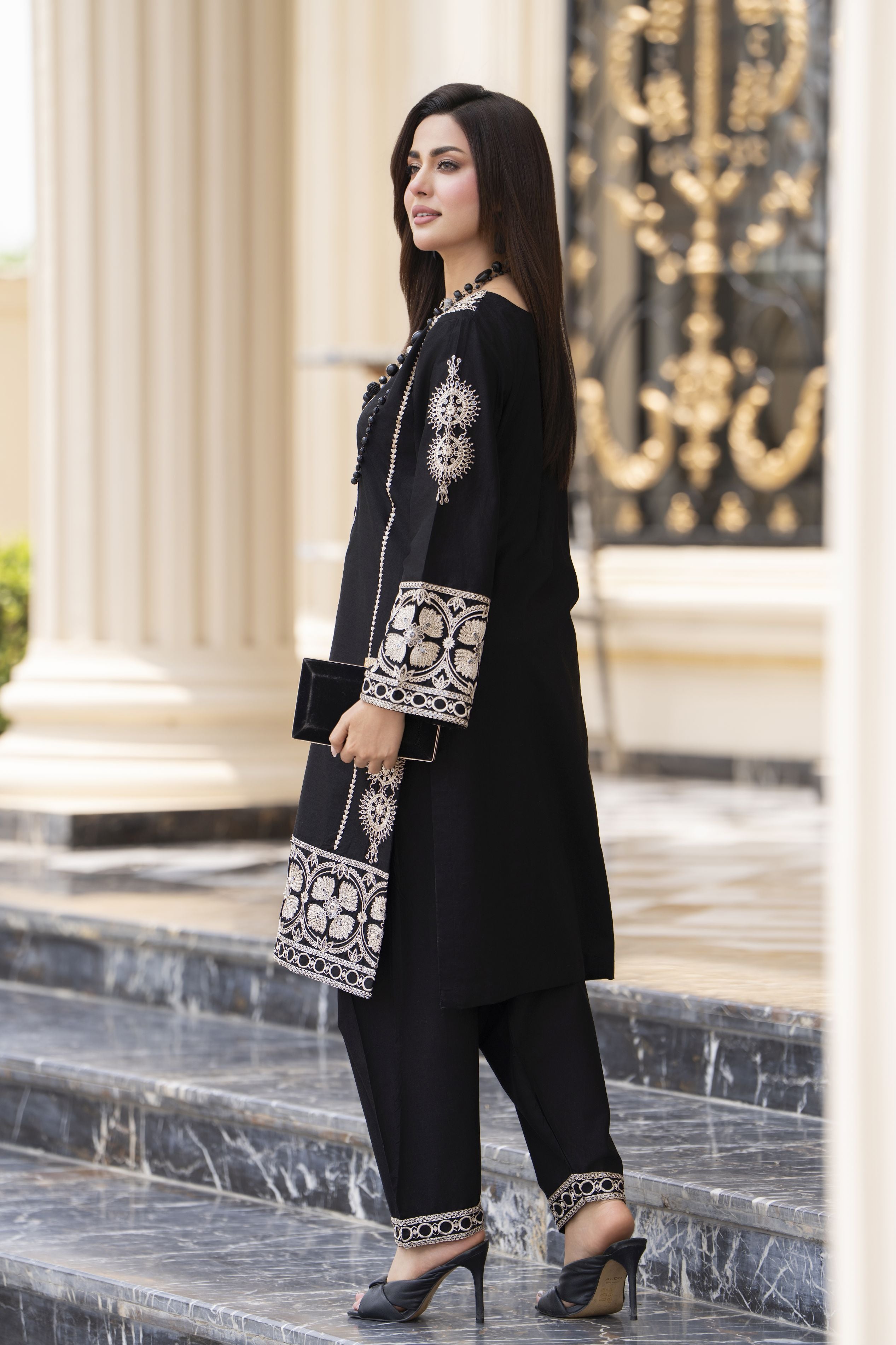 Cotton Canvas by Zaiwa – 2pc Black Cotton Shalwar Suit | CCZ5