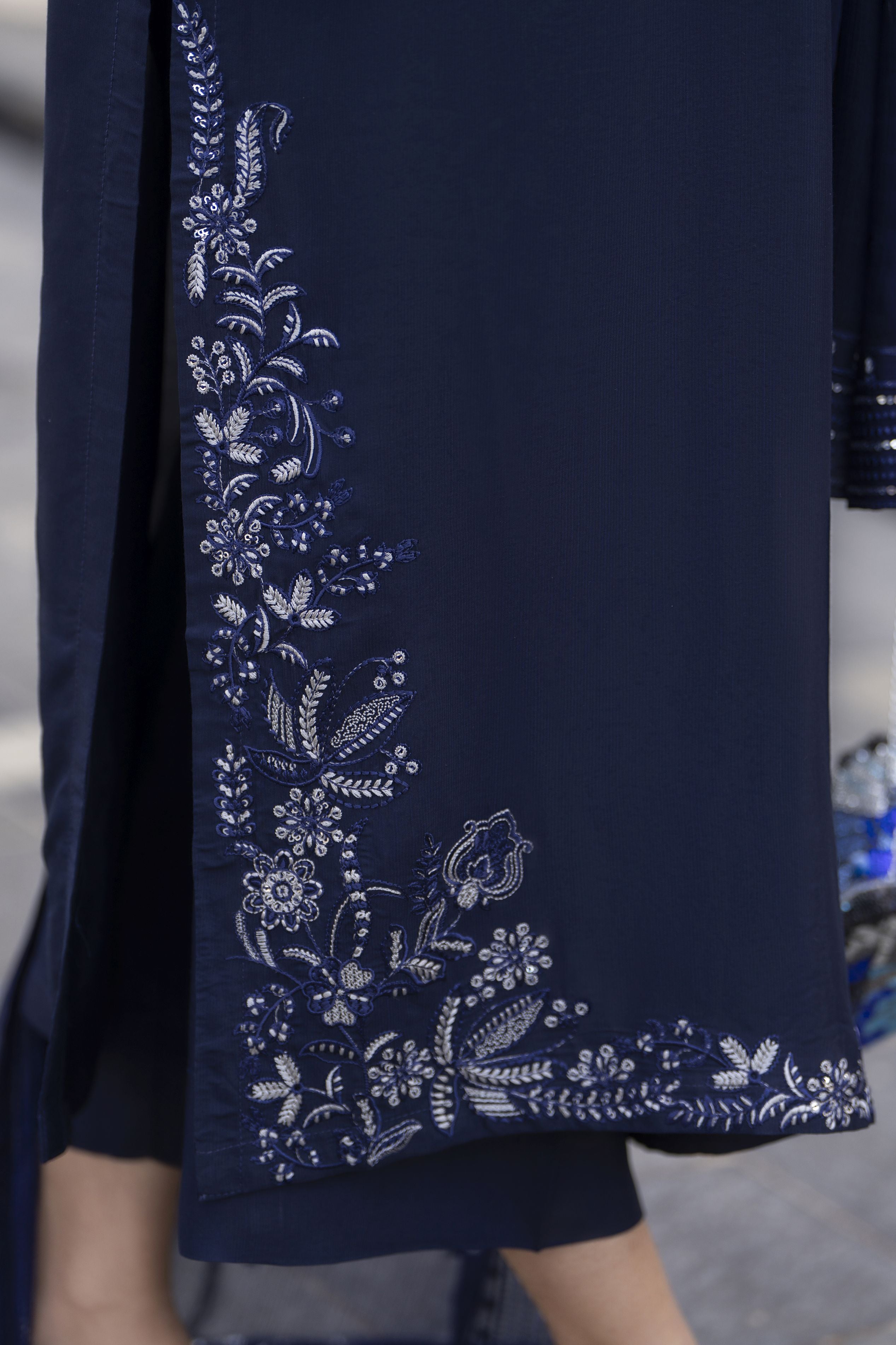 Aleezay Evara 3pc Raw Silk Long Embroidered Ready to Wear Suit EZ10