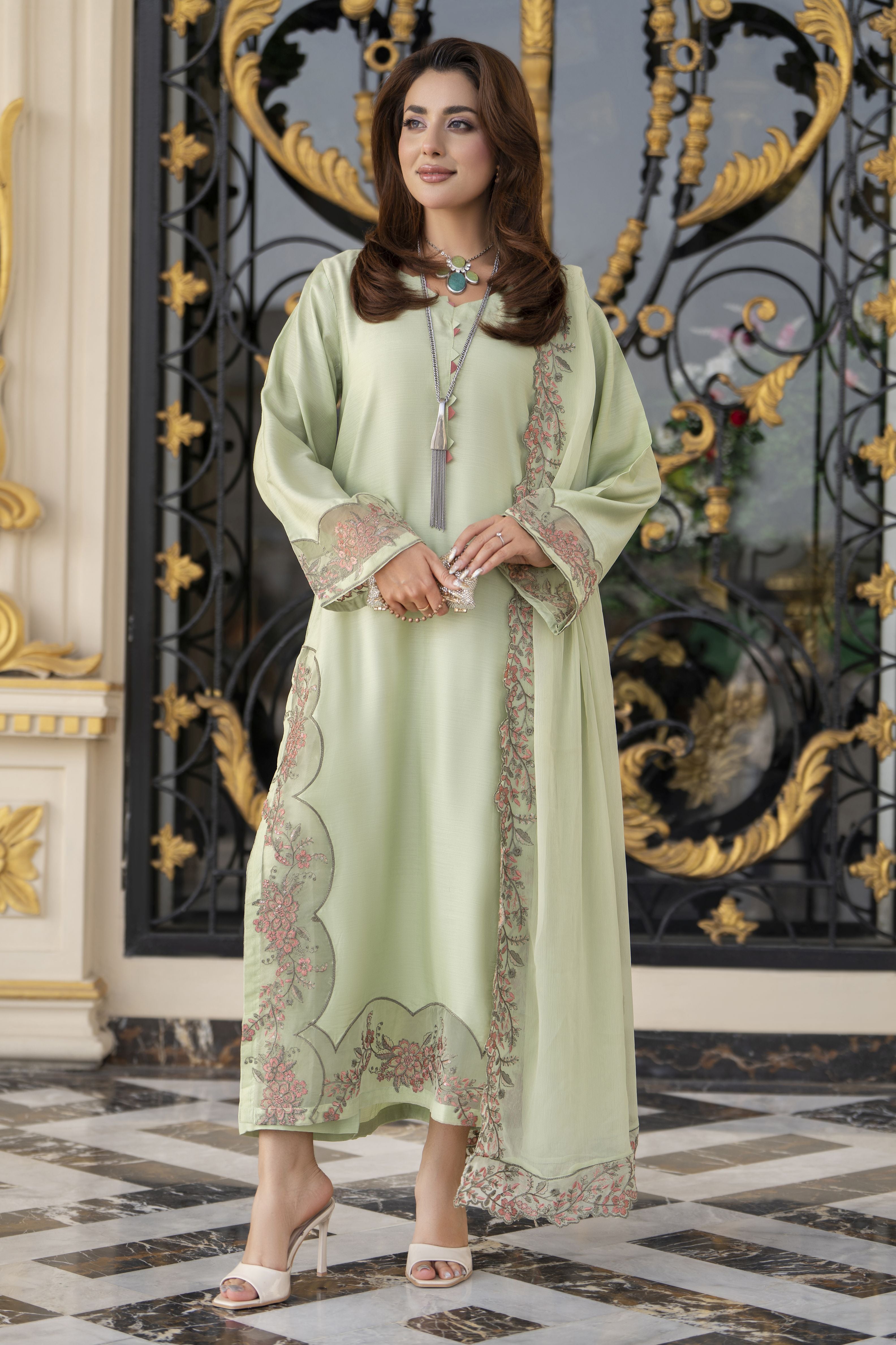 Aabpara Afsana 3pc Embroidered Viscose Winter Ready-to-Wear Suit – AAF1