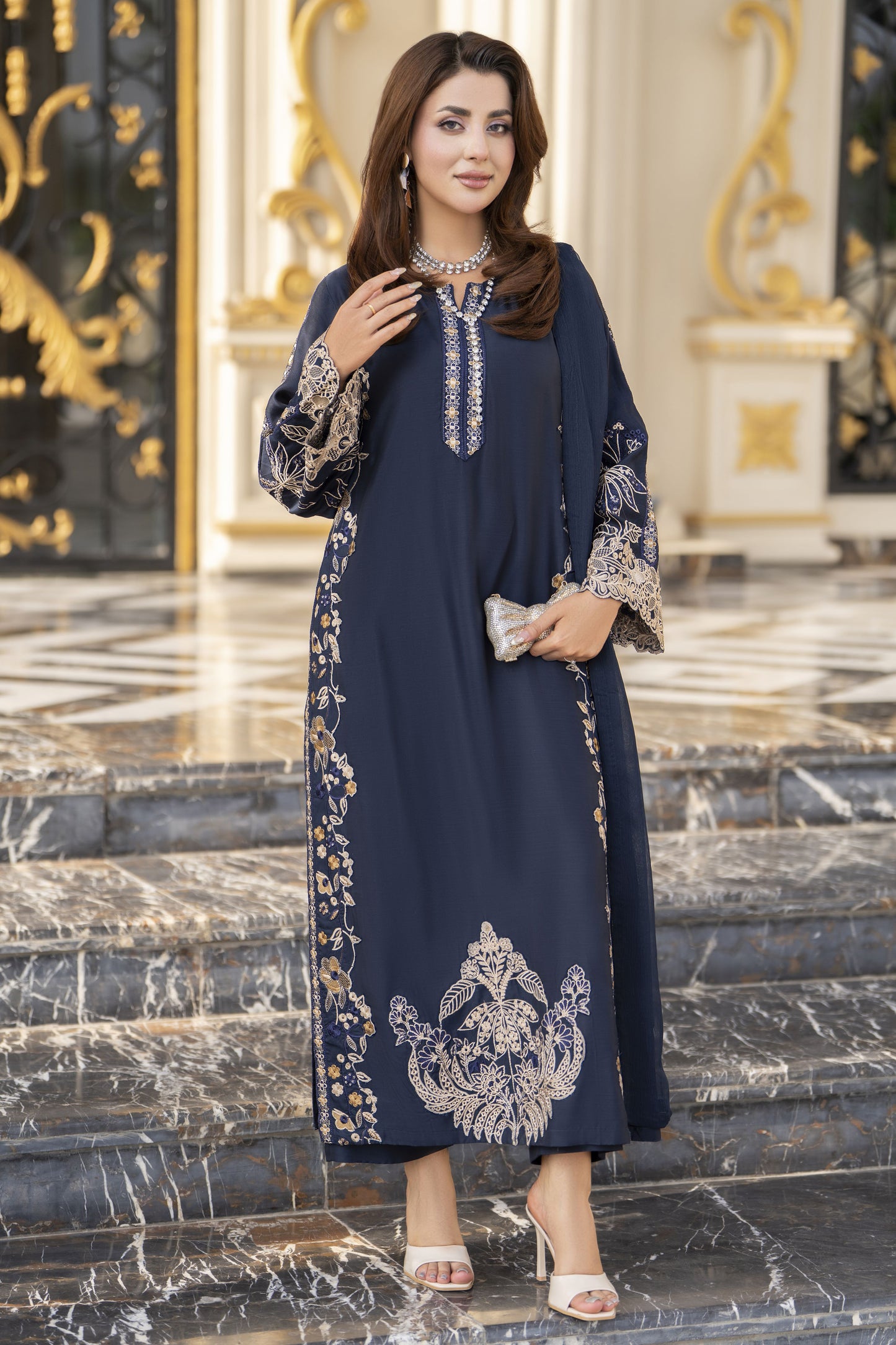 Aabpara Afsana 3pc Embroidered Viscose Winter Ready-to-Wear Suit – AAF7