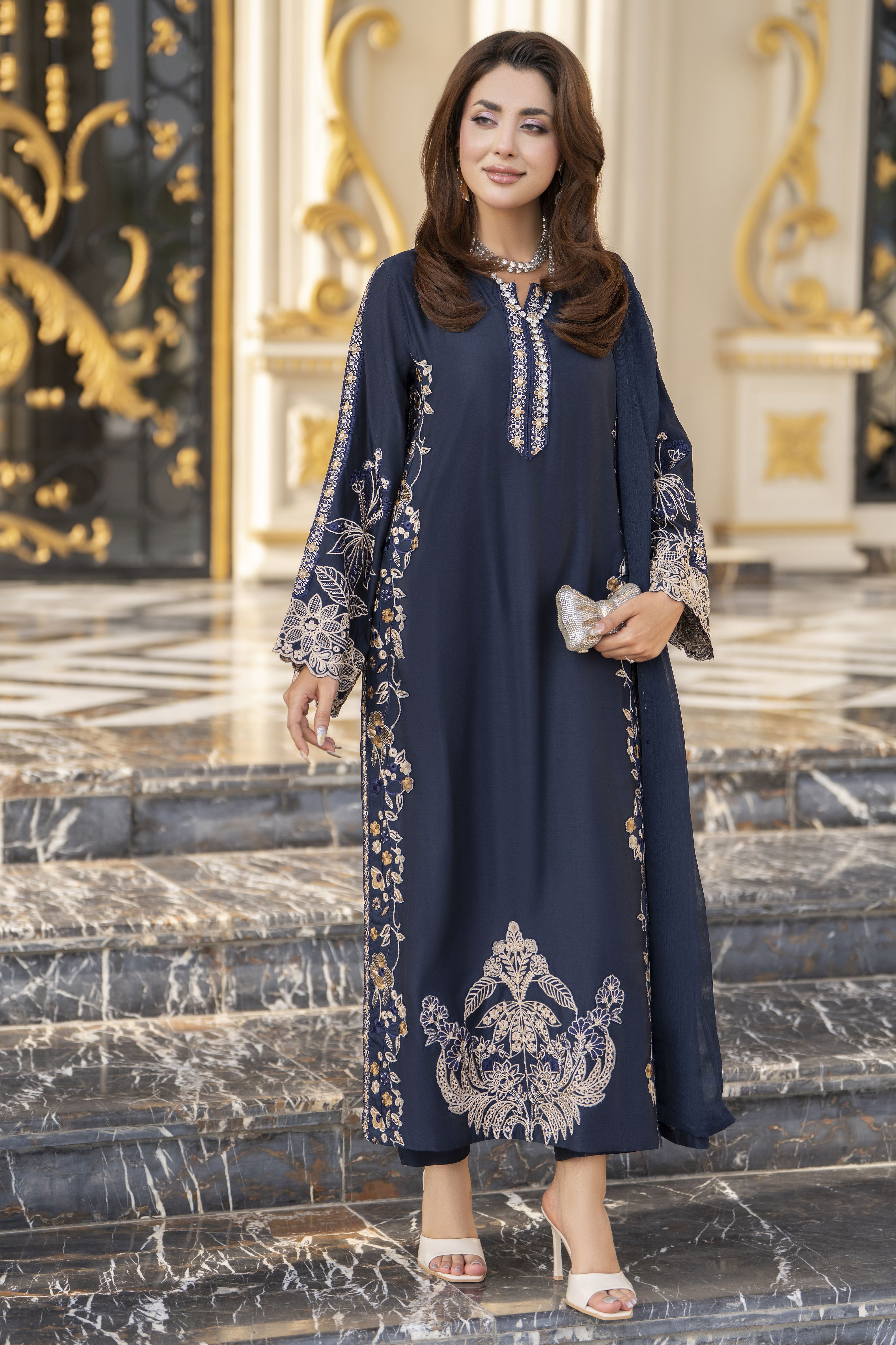 Aabpara Afsana 3pc Embroidered Viscose Winter Ready-to-Wear Suit – AAF7
