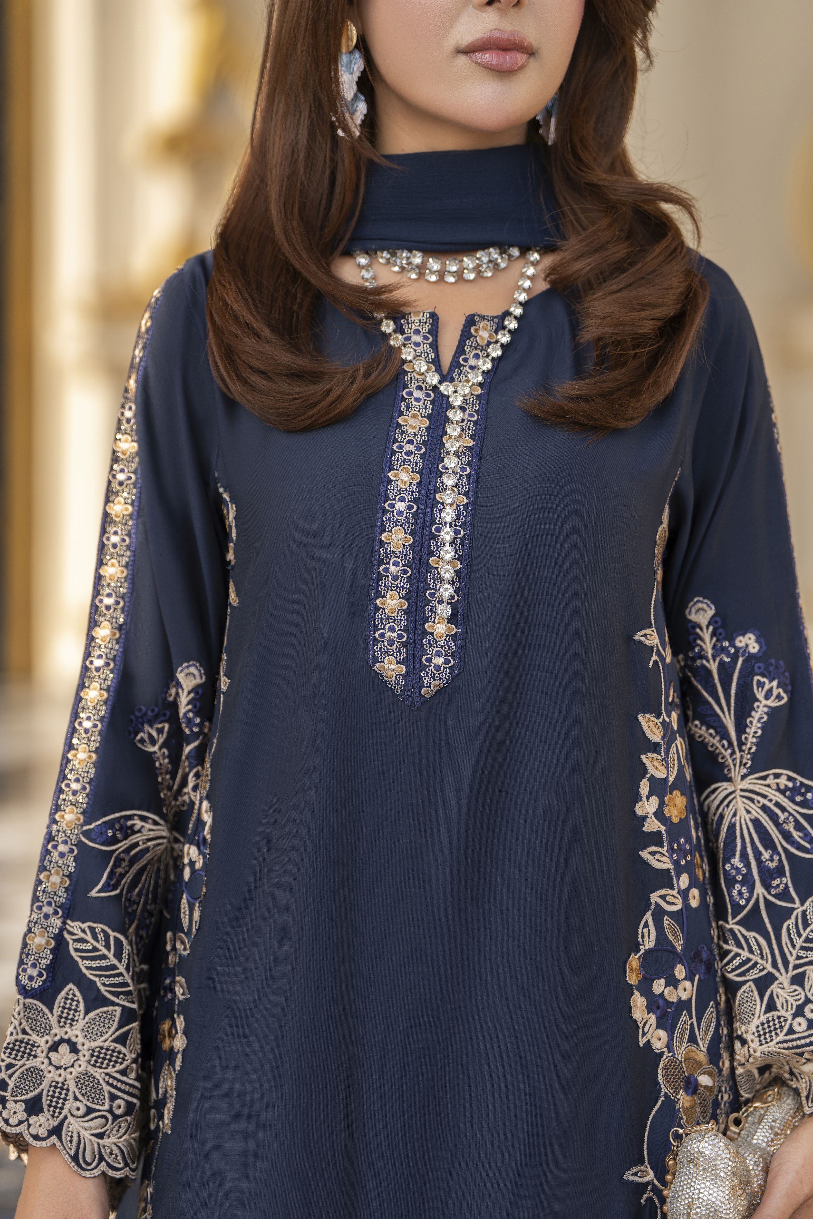 Aabpara Afsana 3pc Embroidered Viscose Winter Ready-to-Wear Suit – AAF7